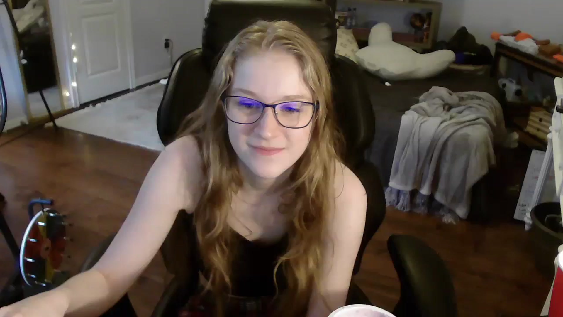 Gallery image thumbnail from Bunnydathug's myfreecams stream on, 08/04/2023, 13:03 image 4 of 20