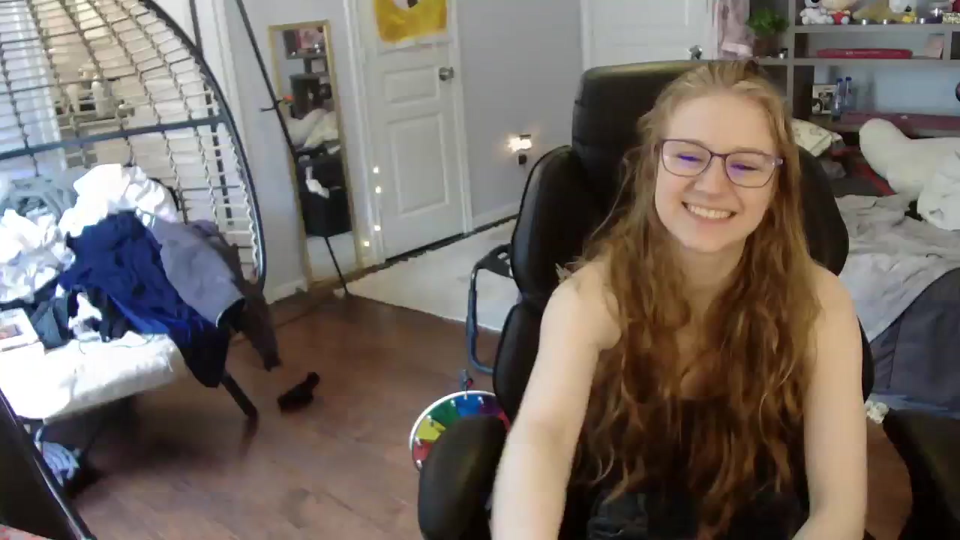 Gallery image thumbnail from Bunnydathug's myfreecams stream on, 08/07/2023, 17:10 image 1 of 20