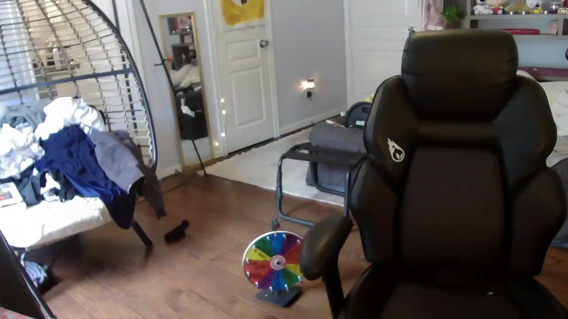 Gallery image thumbnail from Bunnydathug's myfreecams stream on, 08/07/2023, 17:10 image 6 of 20
