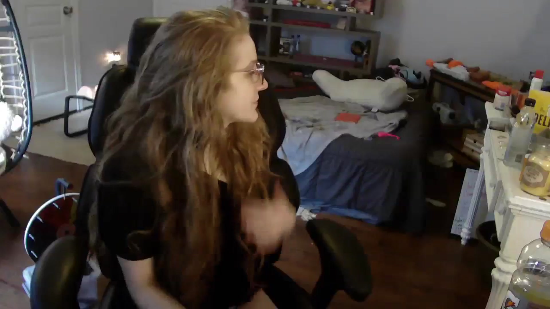 Gallery image thumbnail from Bunnydathug's myfreecams stream on, 08/10/2023, 14:07 image 6 of 20