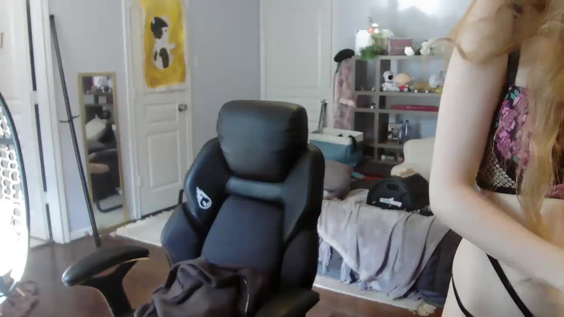 Gallery image thumbnail from Bunnydathug's myfreecams stream on, 08/12/2023, 16:07 image 8 of 20