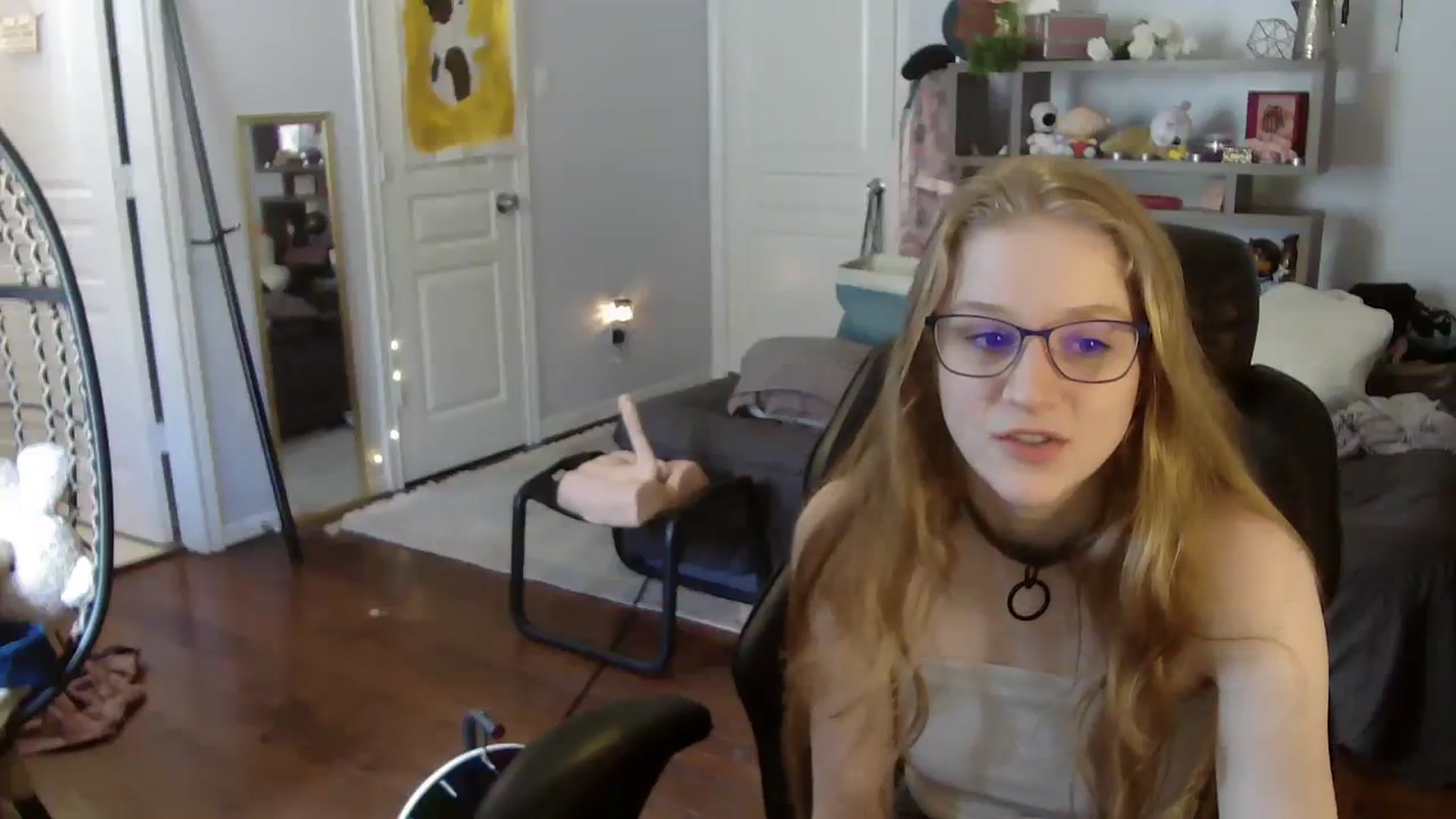 Gallery image thumbnail from Bunnydathug's myfreecams stream on, 08/12/2023, 20:33 image 5 of 20
