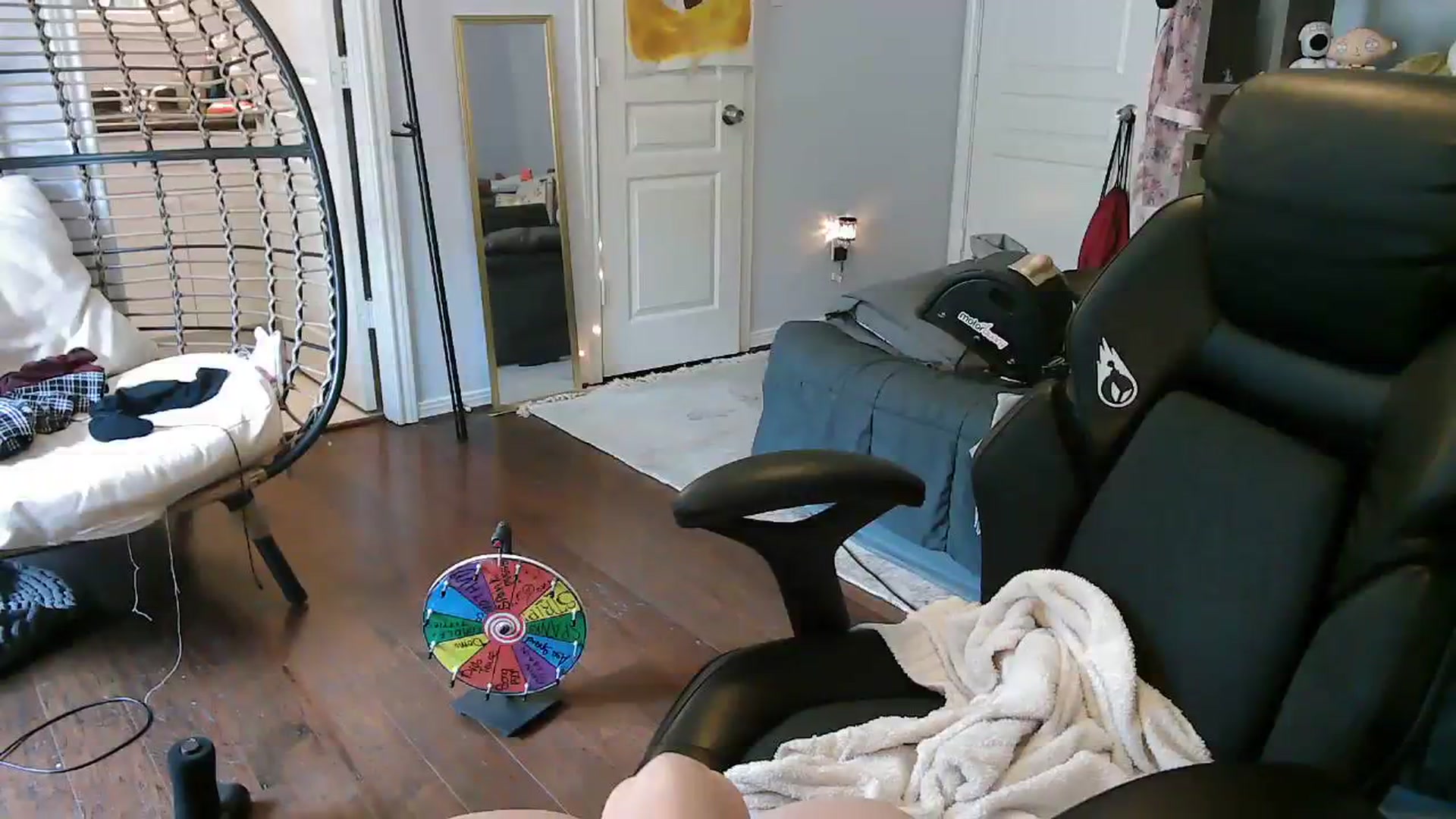 Gallery image thumbnail from Bunnydathug's myfreecams stream on, 08/19/2023, 18:38 image 5 of 20