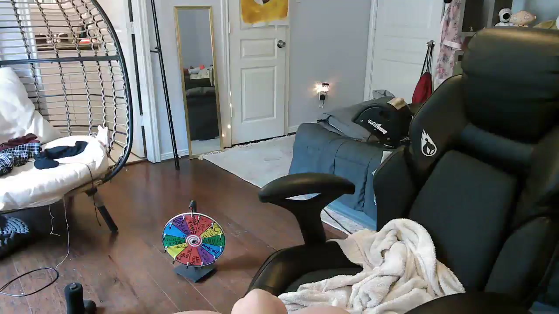 Gallery image thumbnail from Bunnydathug's myfreecams stream on, 08/19/2023, 18:38 image 4 of 20