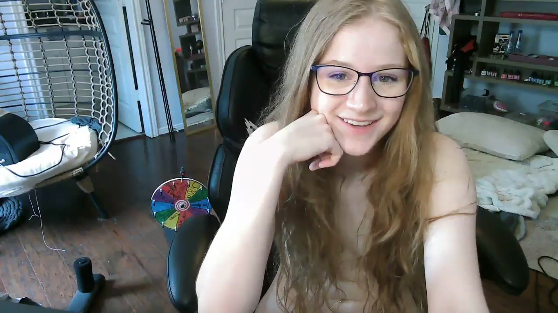 Gallery image thumbnail from Bunnydathug's myfreecams stream on, 08/27/2023, 16:51 image 16 of 20
