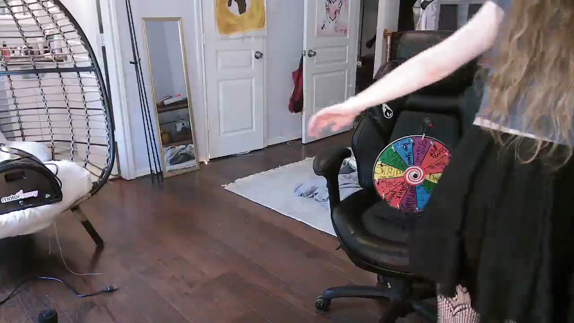 Gallery image thumbnail from Bunnydathug's myfreecams stream on, 08/31/2023, 19:09 image 8 of 20
