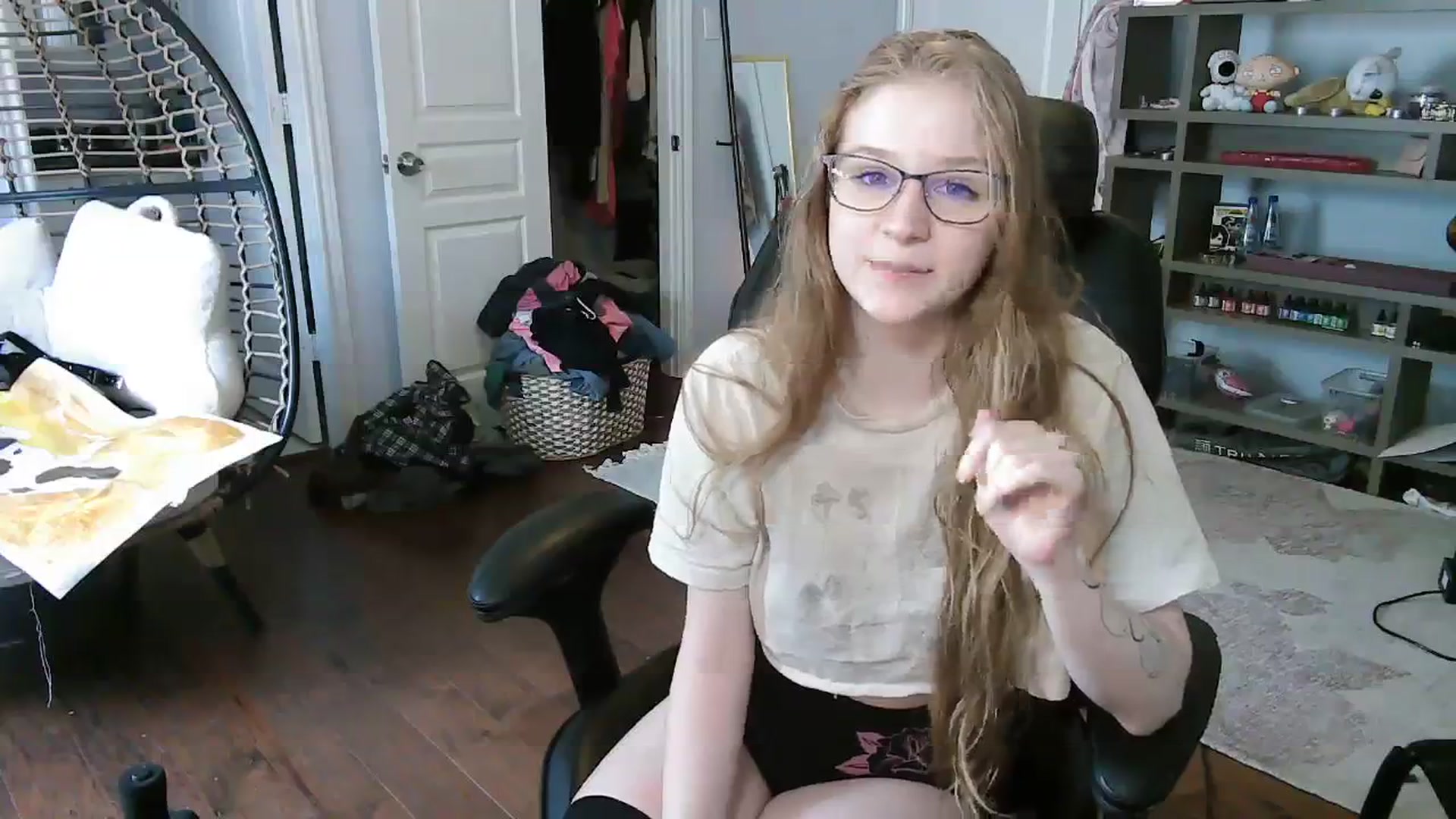 Gallery image thumbnail from Bunnydathug's myfreecams stream on, 09/04/2023, 19:12 image 4 of 20