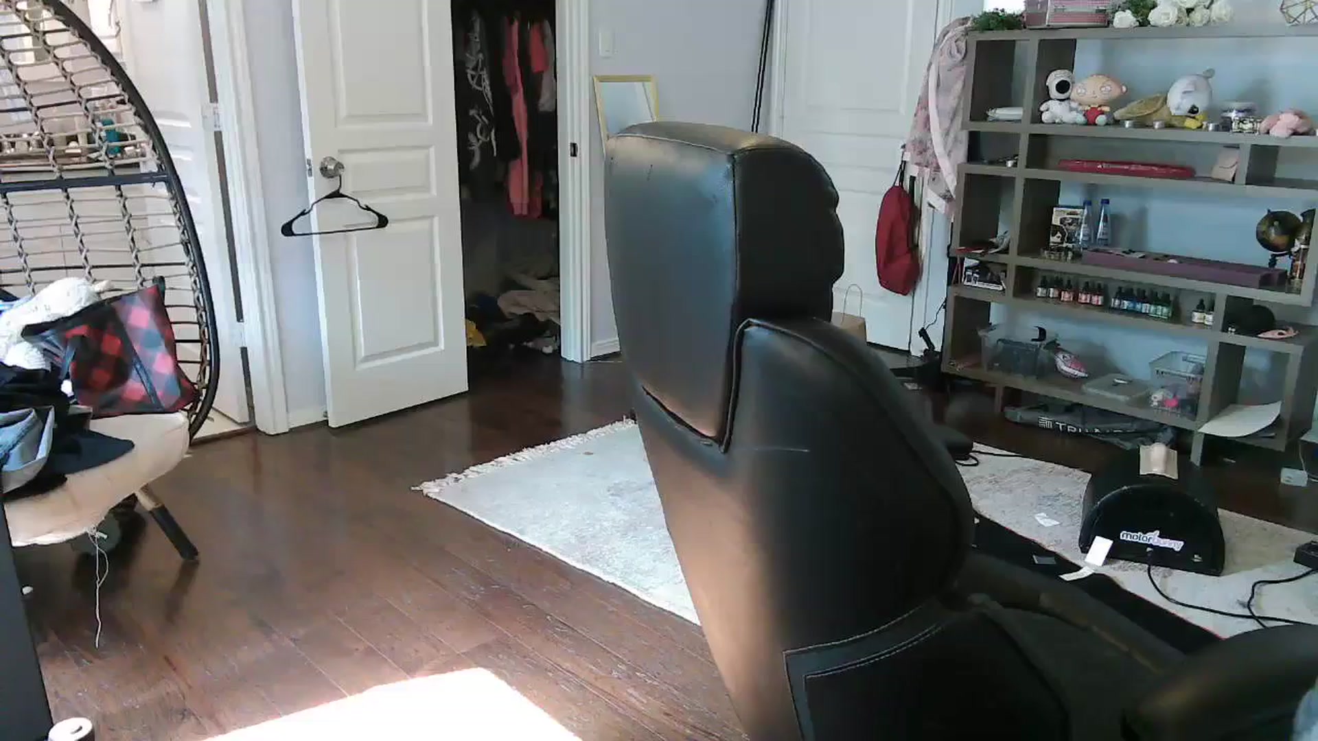 Gallery image thumbnail from Bunnydathug's myfreecams stream on, 09/17/2023, 15:14 image 14 of 20