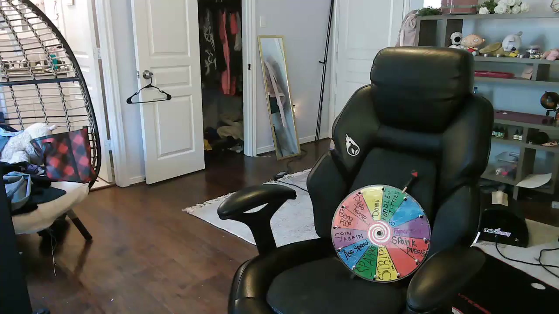 Gallery image thumbnail from Bunnydathug's myfreecams stream on, 09/17/2023, 17:43 image 20 of 20