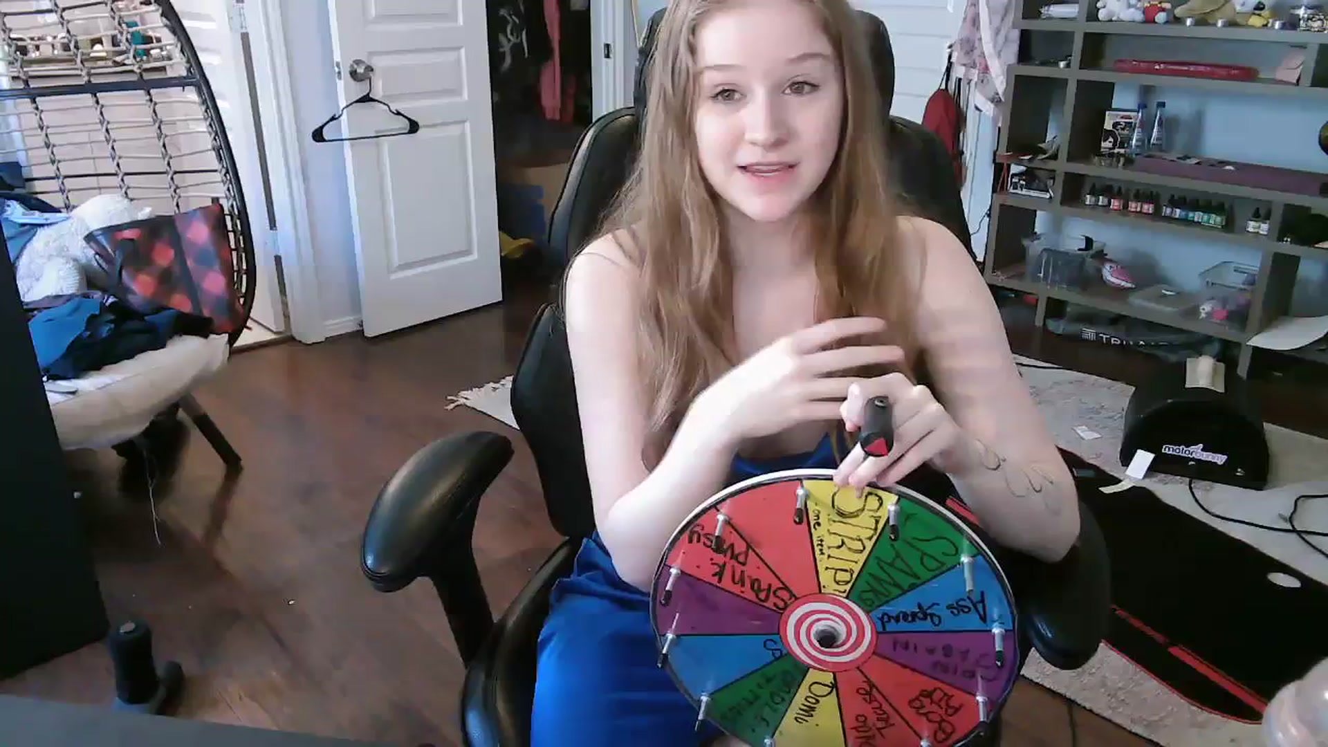 Gallery image thumbnail from Bunnydathug's myfreecams stream on, 09/17/2023, 22:33 image 1 of 20