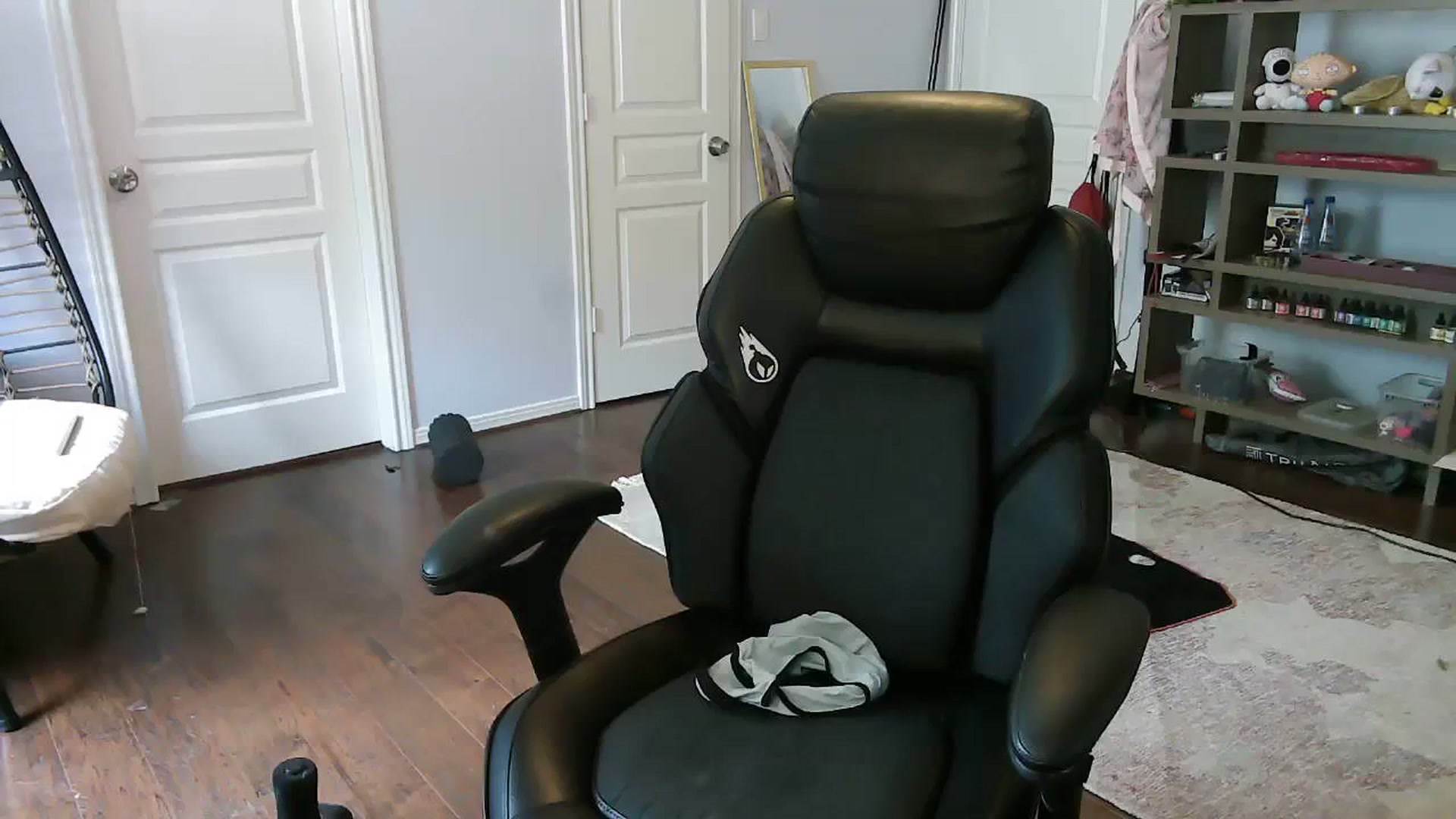 Gallery image thumbnail from Bunnydathug's myfreecams stream on, 09/19/2023, 18:00 image 16 of 20