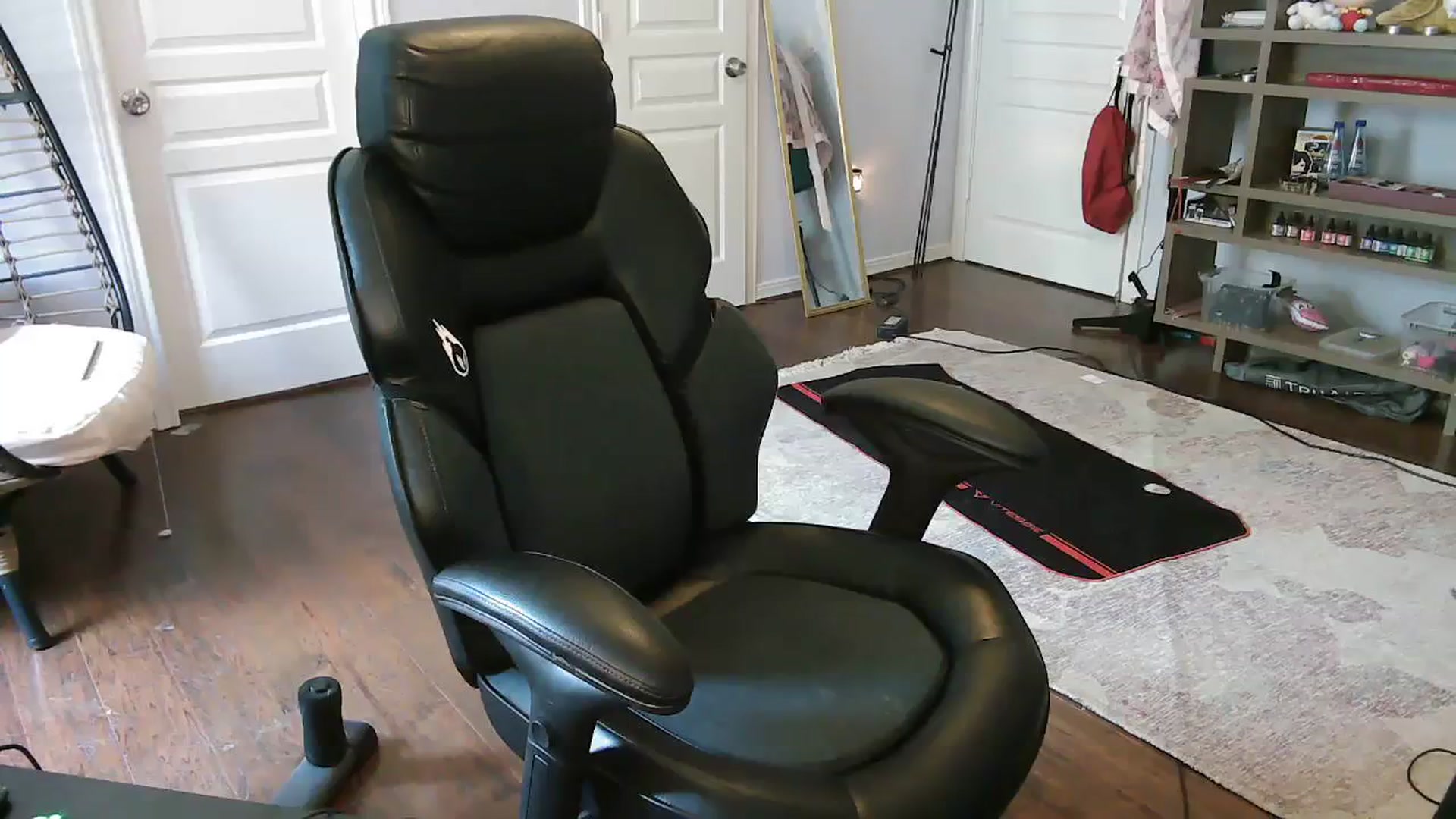 Gallery image thumbnail from Bunnydathug's myfreecams stream on, 09/19/2023, 18:00 image 11 of 20