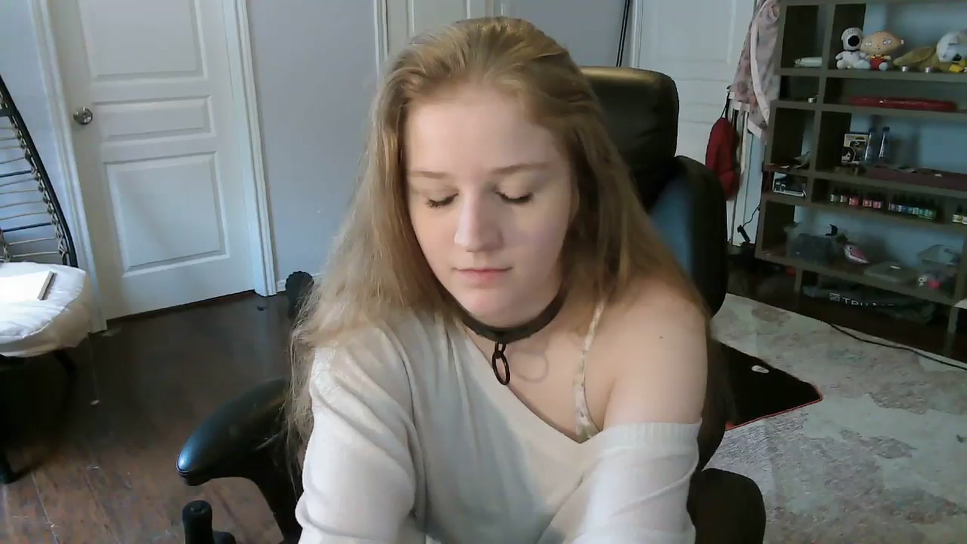 Gallery image thumbnail from Bunnydathug's myfreecams stream on, 09/19/2023, 18:00 image 13 of 20