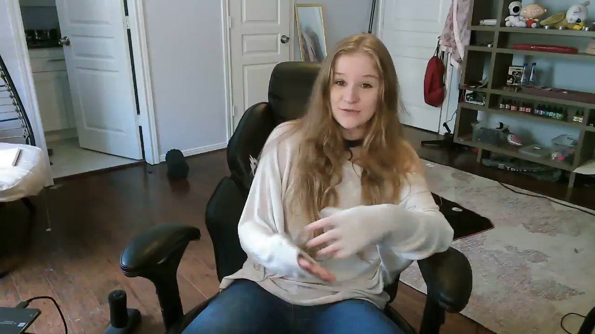 Gallery image thumbnail from Bunnydathug's myfreecams stream on, 09/19/2023, 19:01 image 12 of 20