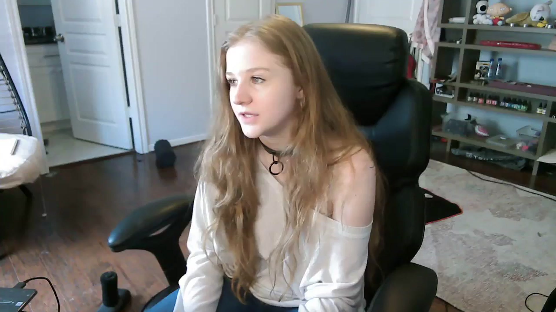 Gallery image thumbnail from Bunnydathug's myfreecams stream on, 09/19/2023, 19:01 image 14 of 20