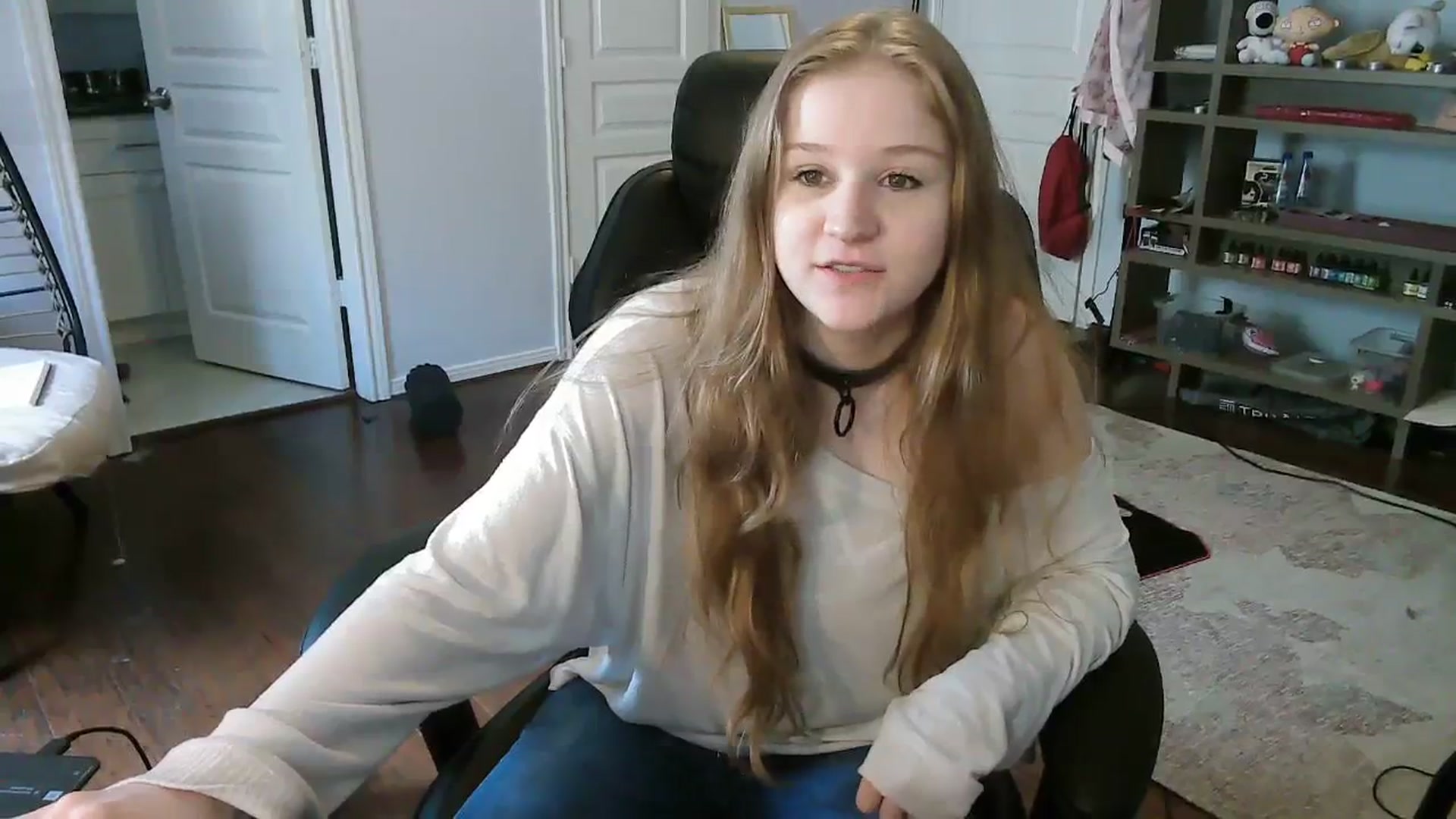 Gallery image thumbnail from Bunnydathug's myfreecams stream on, 09/19/2023, 19:01 image 11 of 20