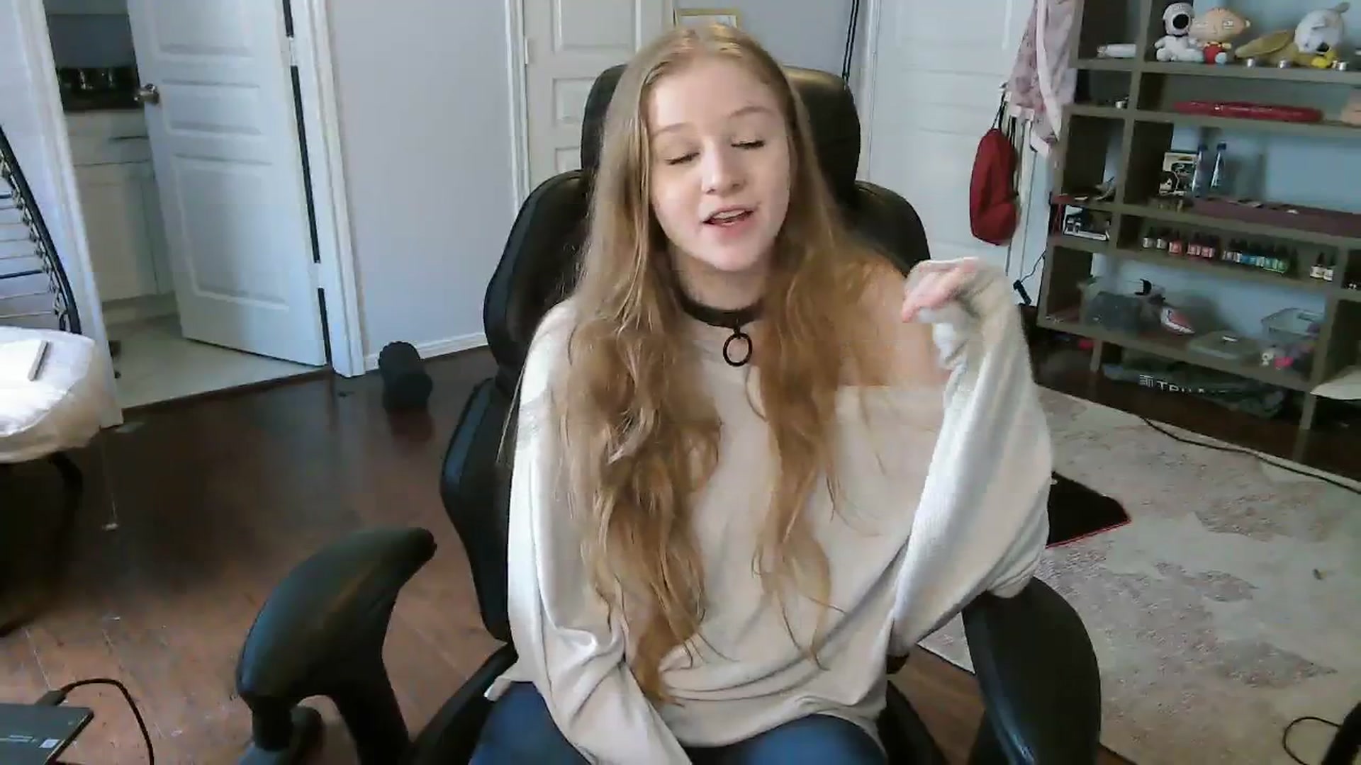 Gallery image thumbnail from Bunnydathug's myfreecams stream on, 09/19/2023, 19:01 image 15 of 20