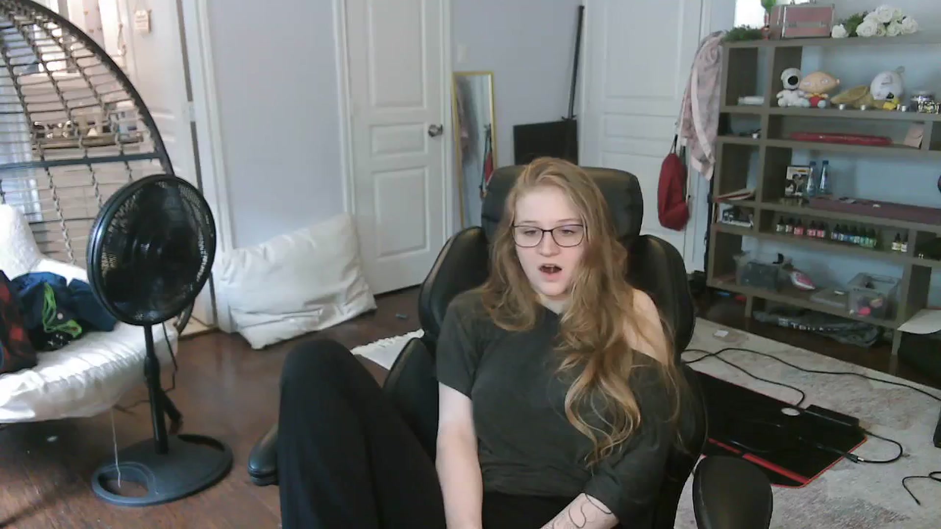 Gallery image thumbnail from Bunnydathug's myfreecams stream on, 09/25/2023, 18:06 image 1 of 20