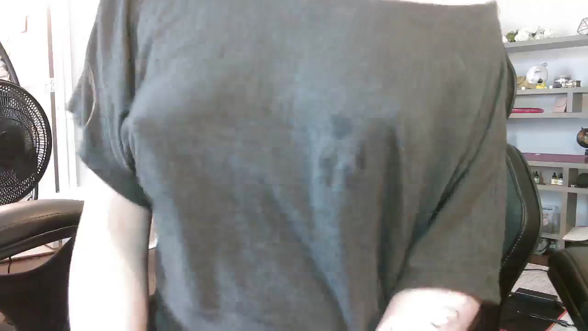 Gallery image thumbnail from Bunnydathug's myfreecams stream on, 09/25/2023, 18:06 image 15 of 20