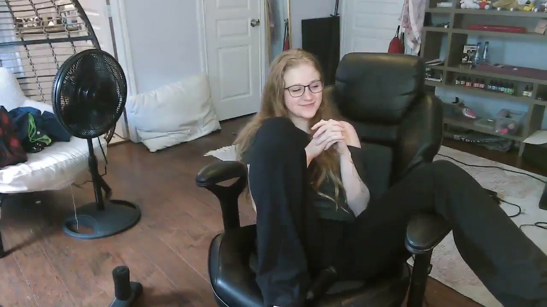 Gallery image thumbnail from Bunnydathug's myfreecams stream on, 09/25/2023, 18:06 image 20 of 20