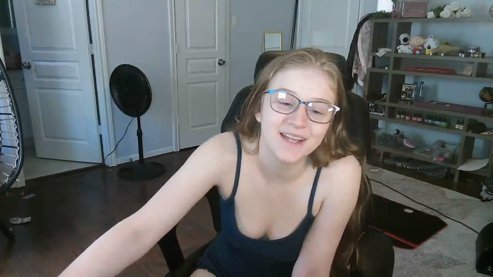 Gallery image thumbnail from Bunnydathug's myfreecams stream on, 09/30/2023, 19:00 image 9 of 20