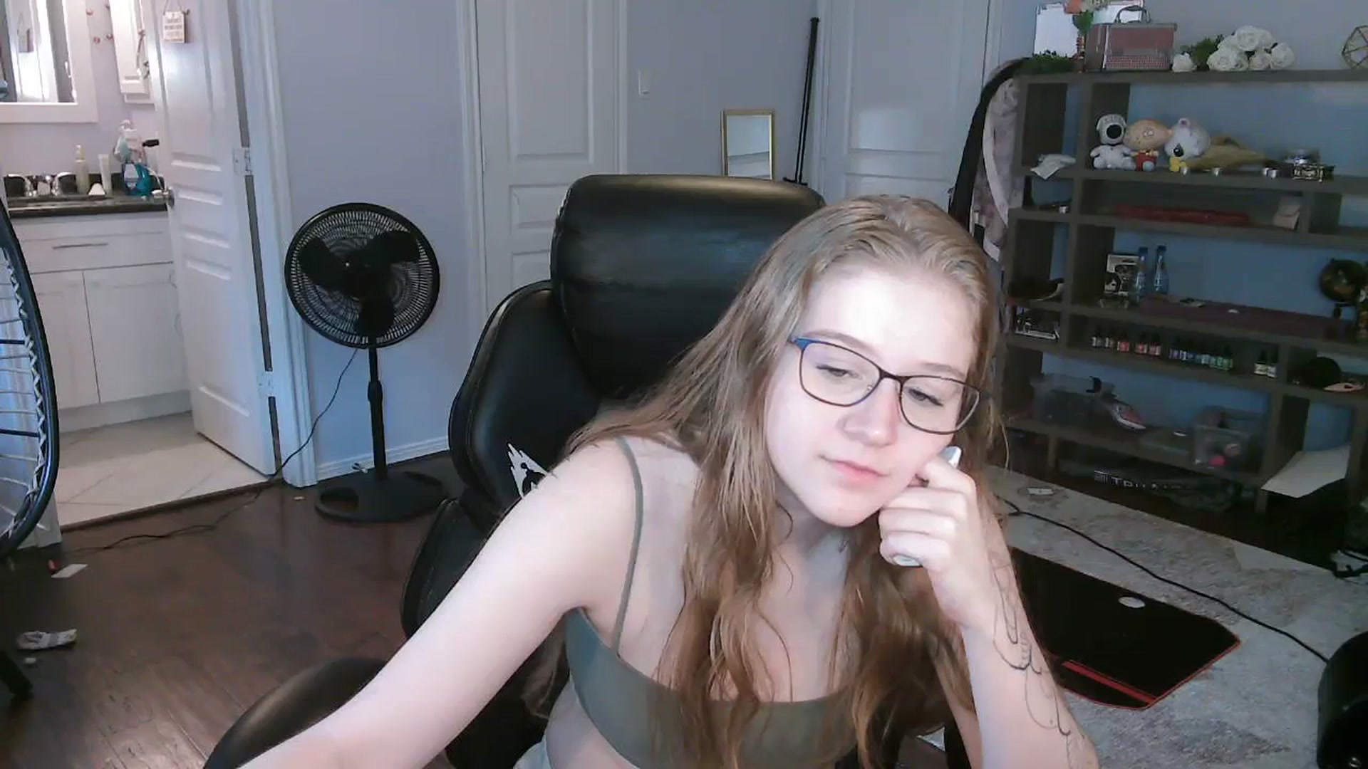 Gallery image thumbnail from Bunnydathug's myfreecams stream on, 10/02/2023, 13:34 image 12 of 20