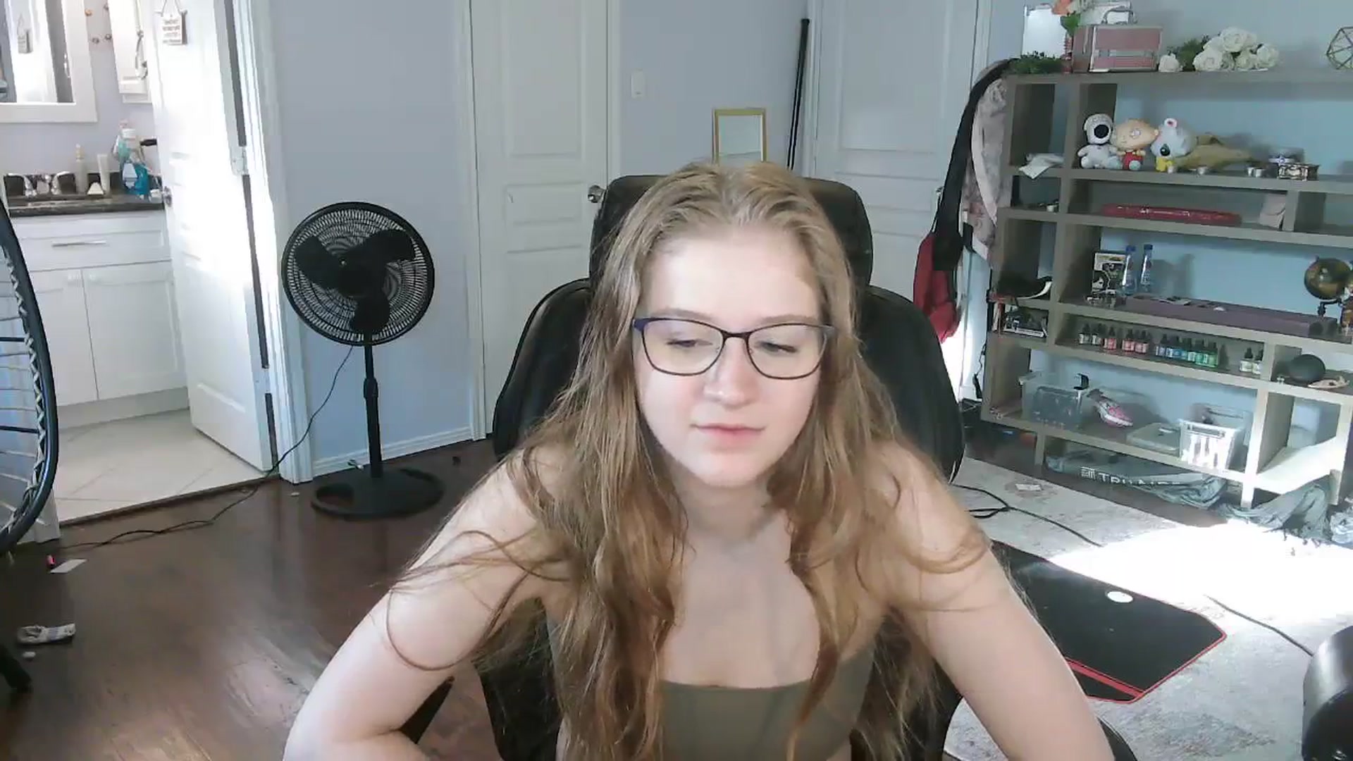 Gallery image thumbnail from Bunnydathug's myfreecams stream on, 10/02/2023, 14:14 image 10 of 20
