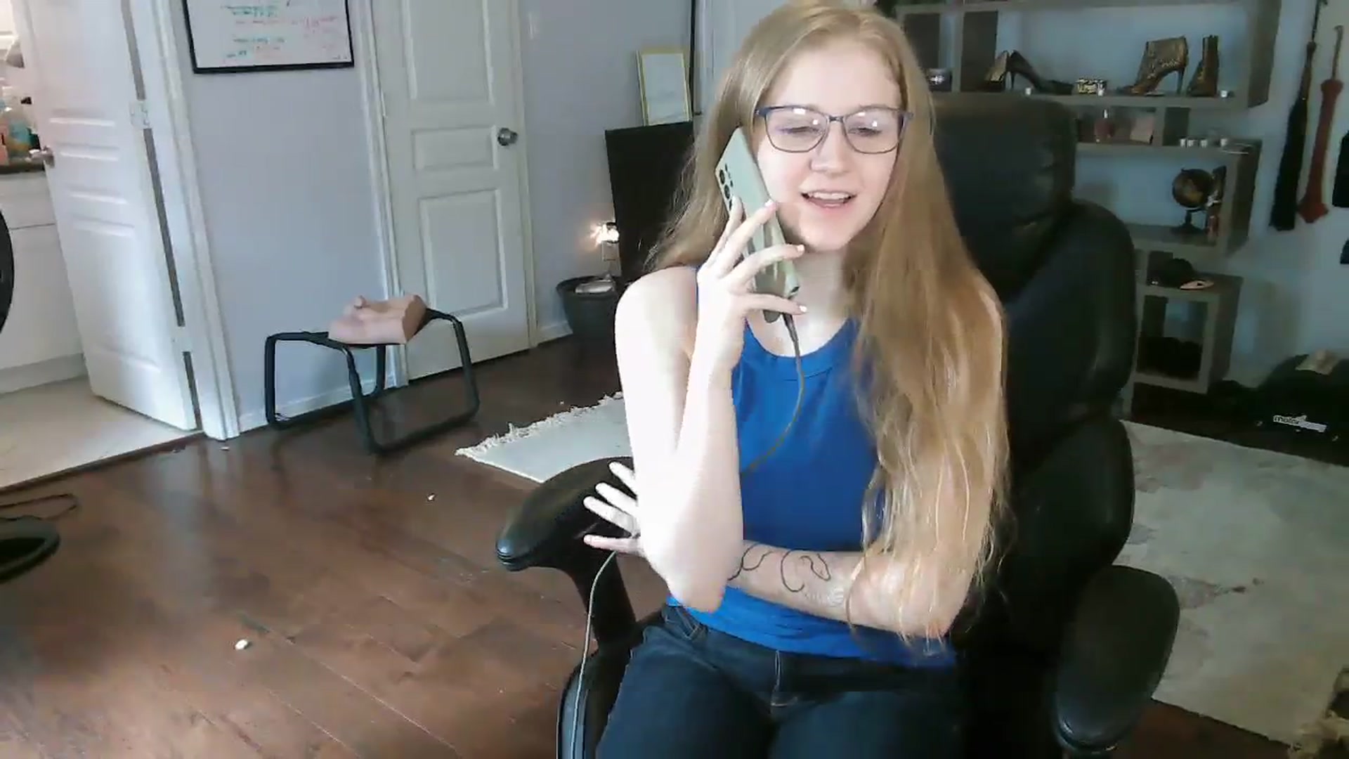 Gallery image thumbnail from Bunnydathug's myfreecams stream on, 10/04/2023, 16:40 image 5 of 20