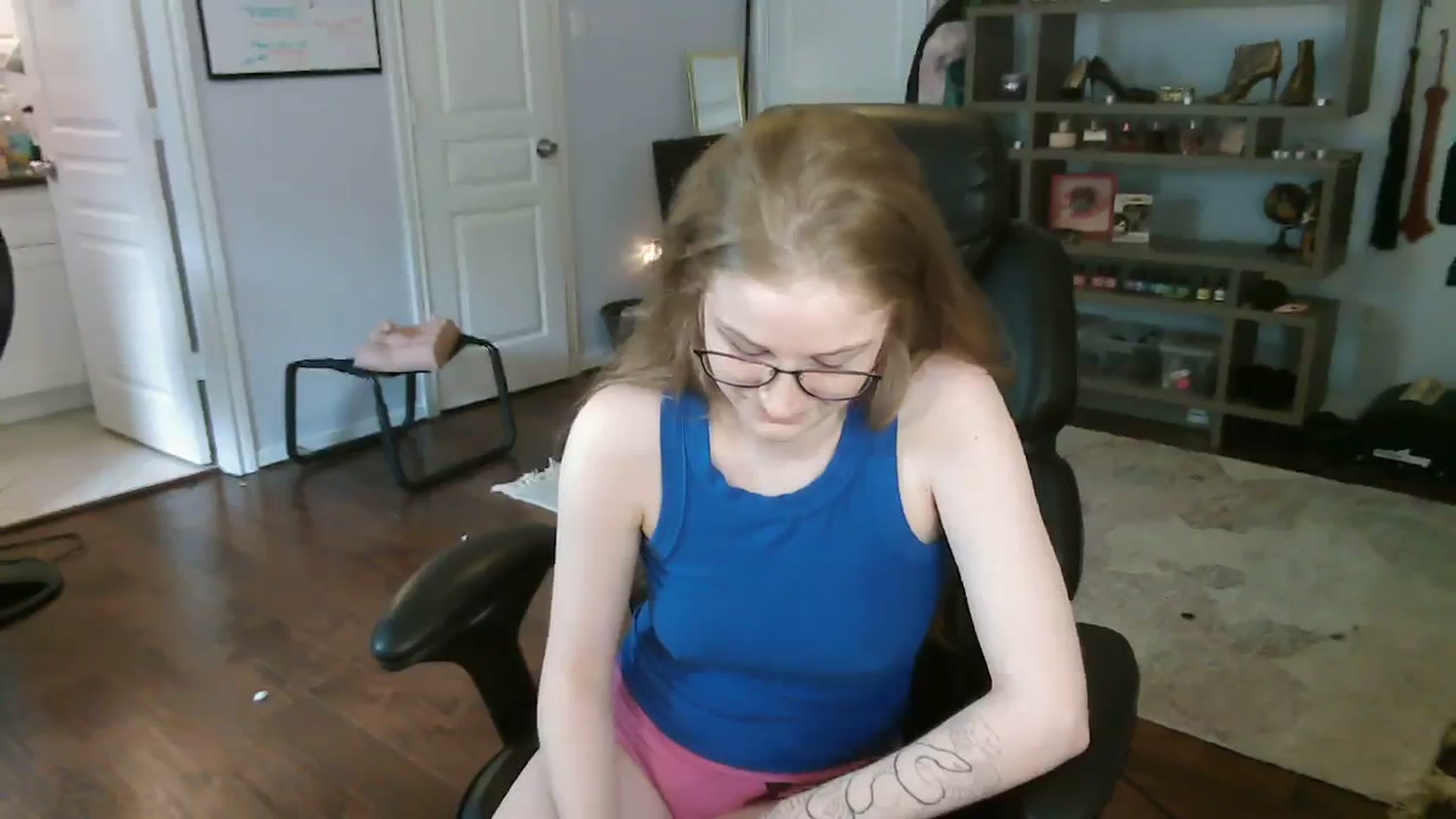 Gallery image thumbnail from Bunnydathug's myfreecams stream on, 10/04/2023, 16:40 image 16 of 20