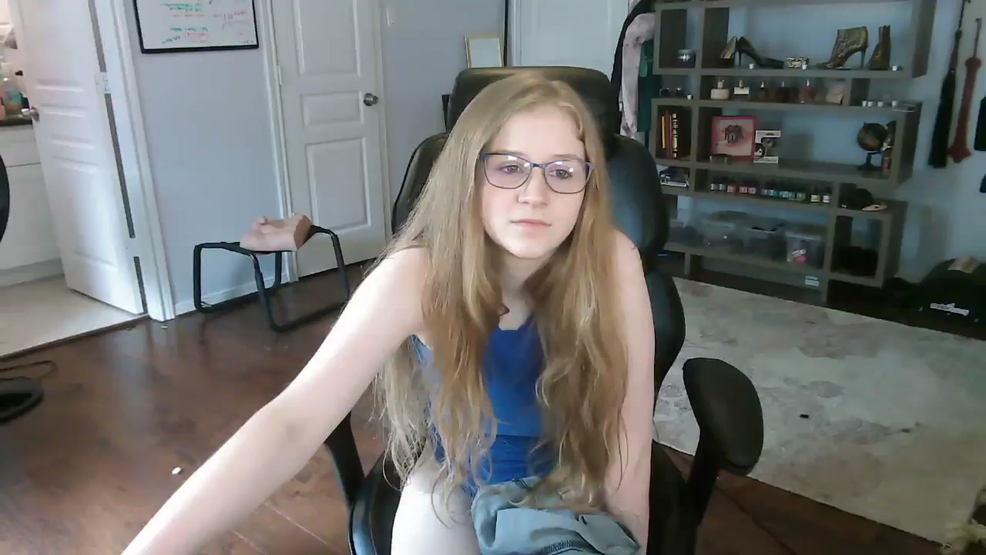 Gallery image thumbnail from Bunnydathug's myfreecams stream on, 10/04/2023, 16:40 image 8 of 20
