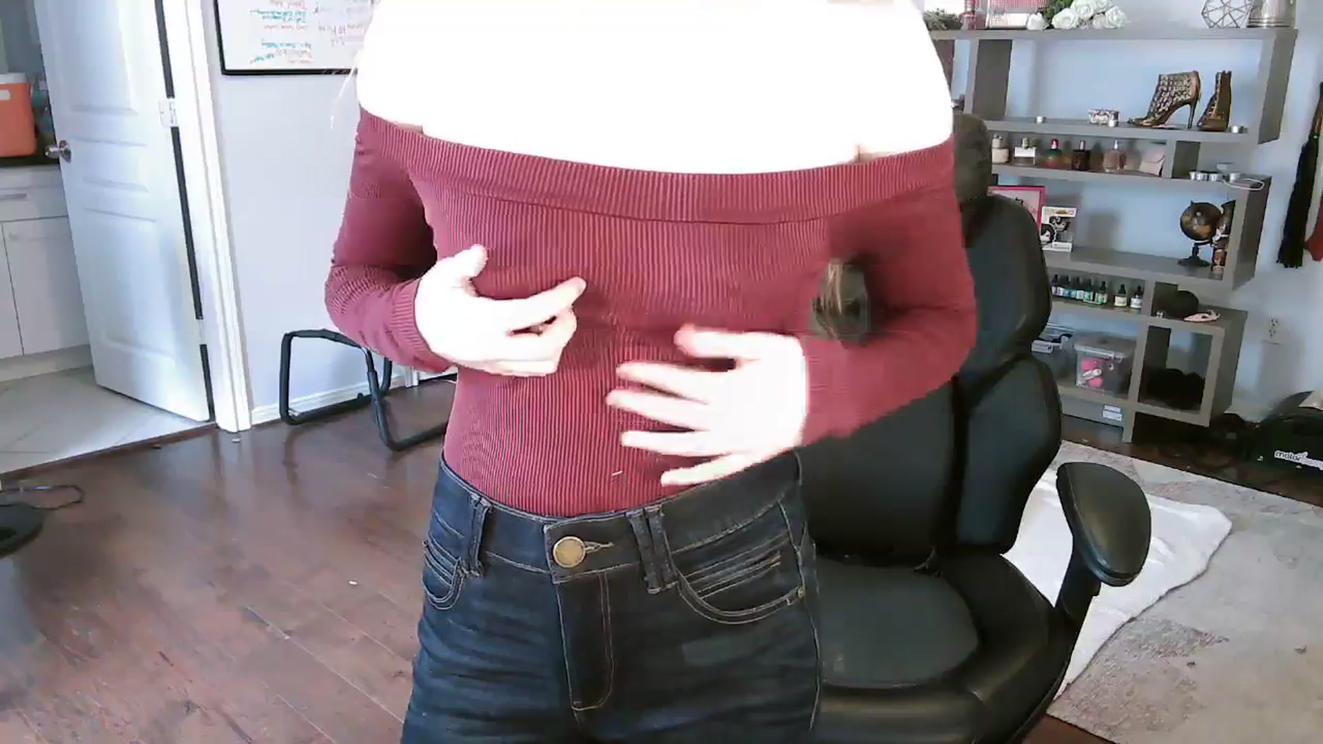Gallery image thumbnail from Bunnydathug's myfreecams stream on, 10/07/2023, 19:07 image 7 of 20