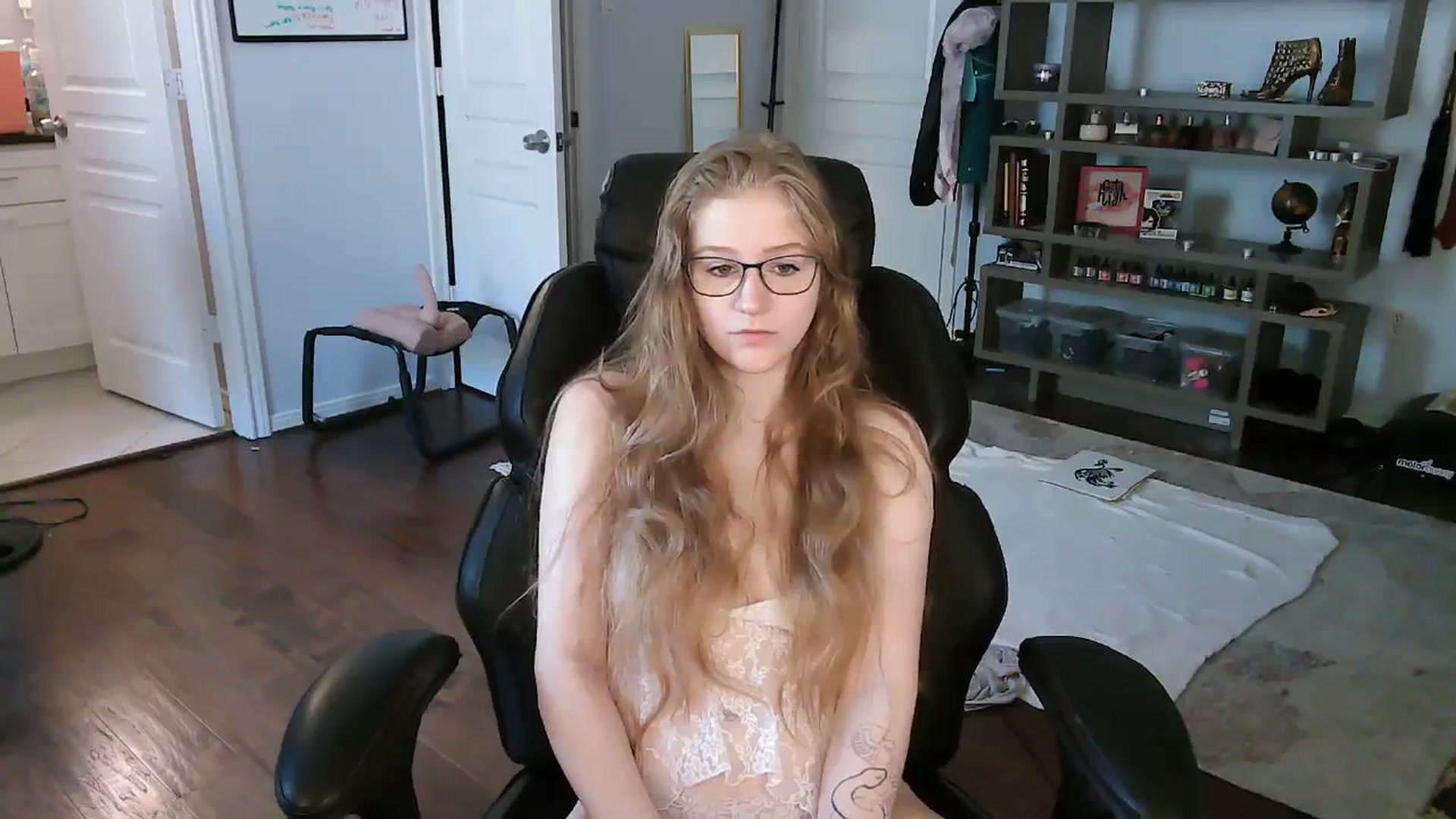 Gallery image thumbnail from Bunnydathug's myfreecams stream on, 10/08/2023, 18:03 image 19 of 20