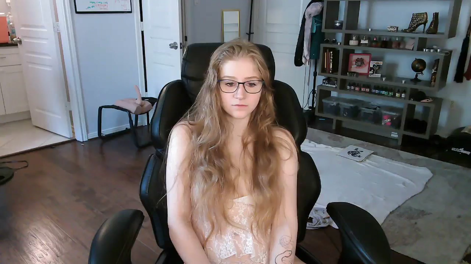 Gallery image thumbnail from Bunnydathug's myfreecams stream on, 10/08/2023, 18:03 image 20 of 20