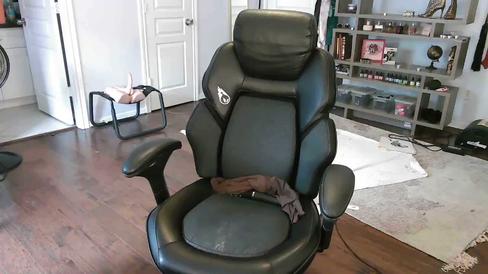 Gallery image thumbnail from Bunnydathug's myfreecams stream on, 10/10/2023, 19:10 image 7 of 20