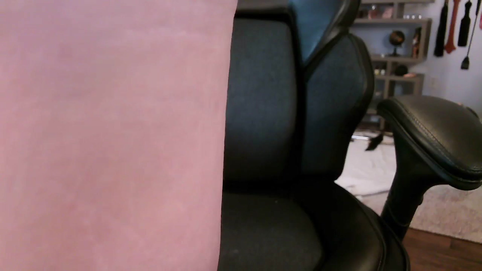 Gallery image thumbnail from Bunnydathug's myfreecams stream on, 10/13/2023, 13:43 image 8 of 20
