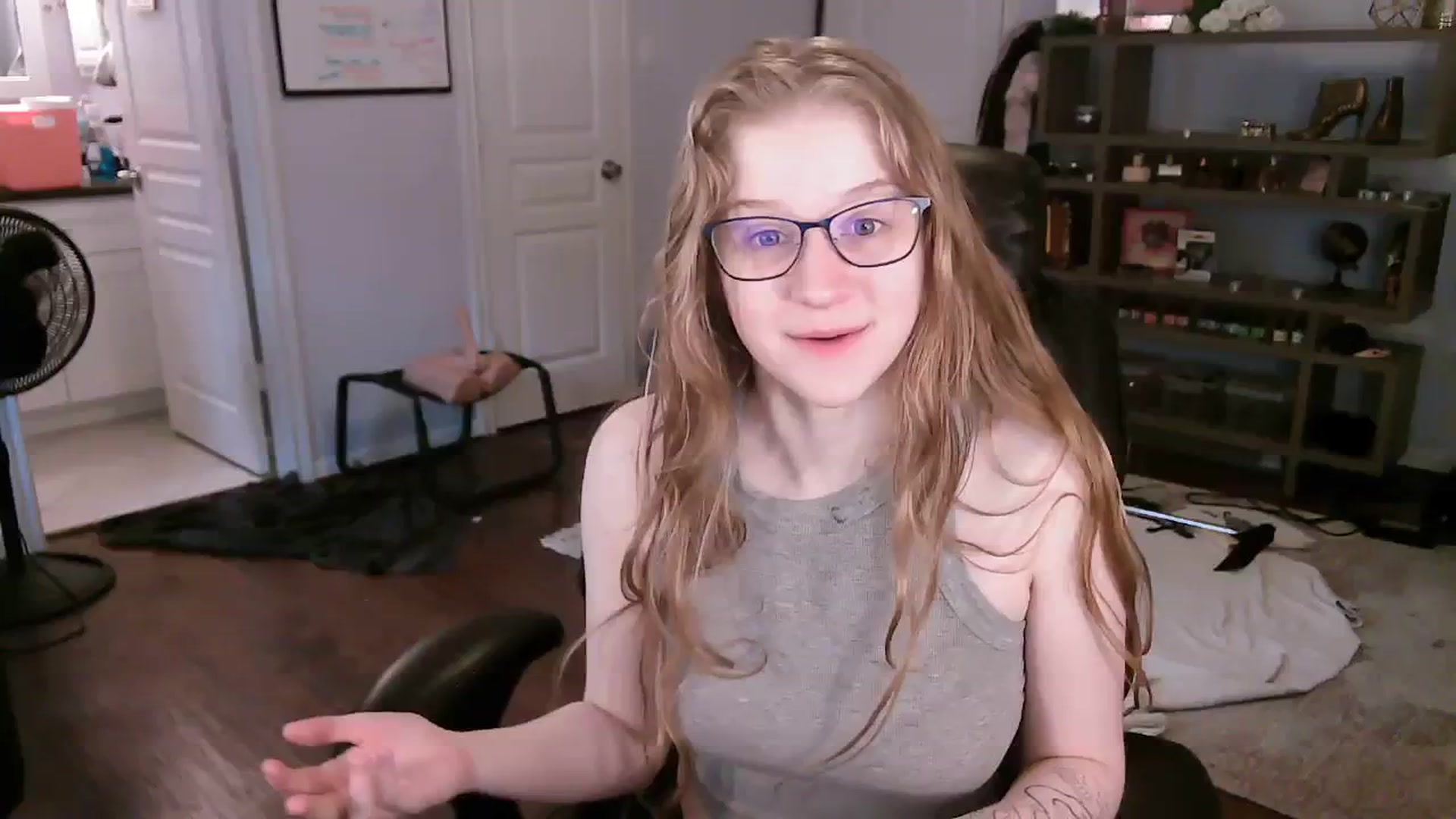 Gallery image thumbnail from Bunnydathug's myfreecams stream on, 10/13/2023, 13:43 image 1 of 20