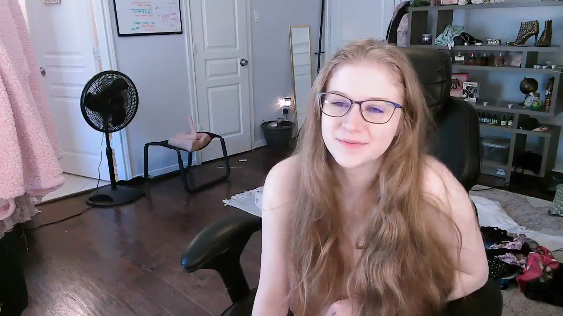 Gallery image thumbnail from Bunnydathug's myfreecams stream on, 10/15/2023, 16:35 image 10 of 20