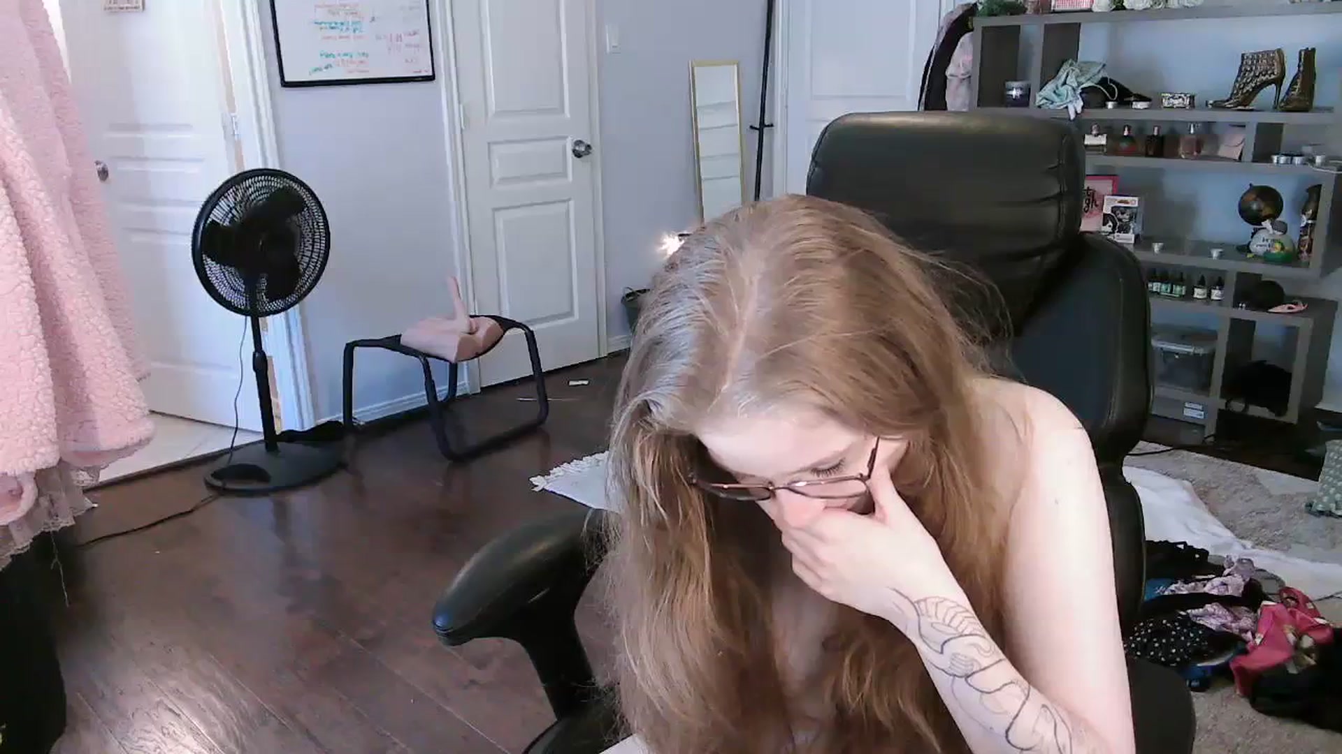Gallery image thumbnail from Bunnydathug's myfreecams stream on, 10/15/2023, 16:35 image 14 of 20