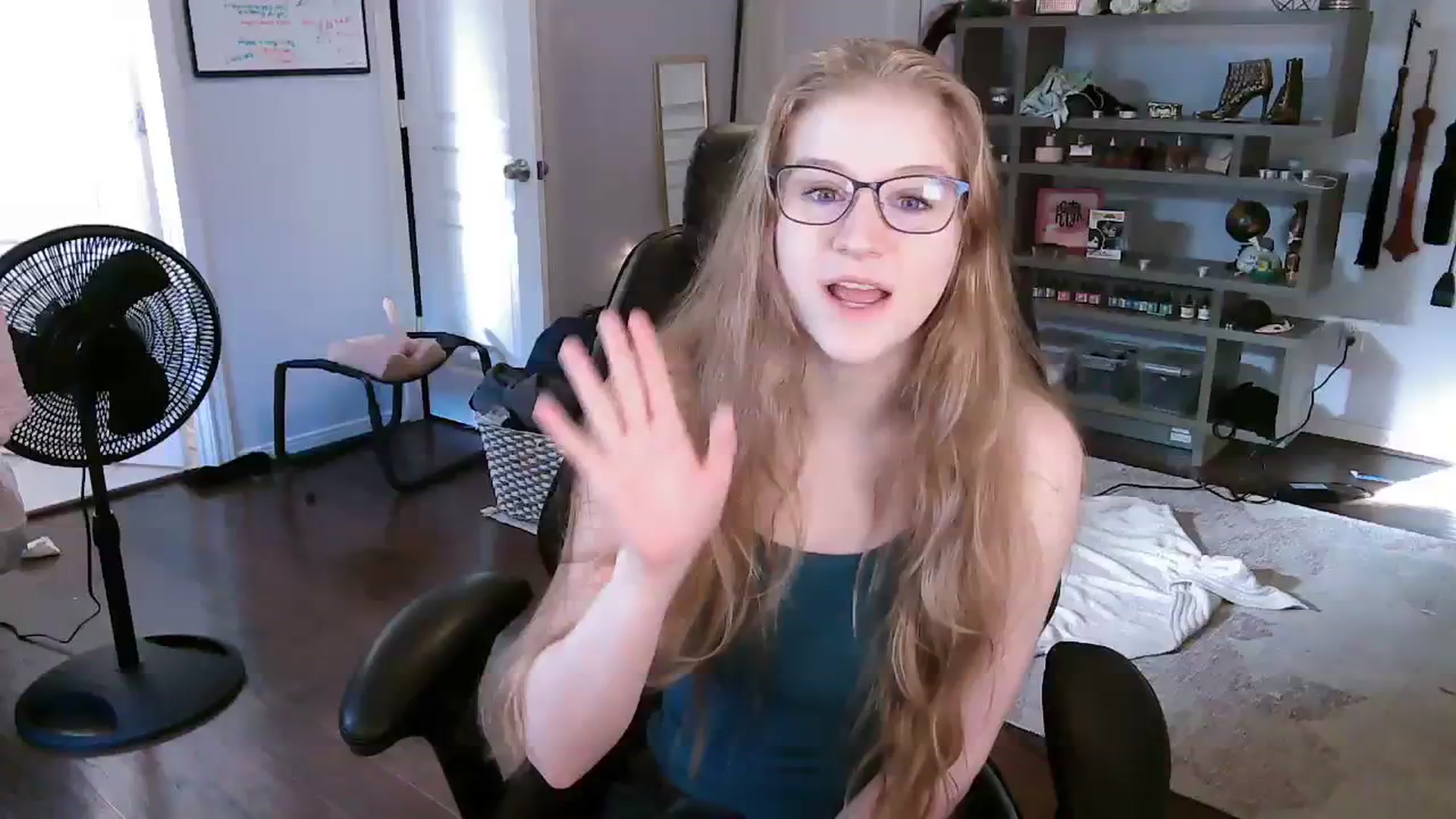 Gallery image thumbnail from Bunnydathug's myfreecams stream on, 10/16/2023, 14:27 image 7 of 20