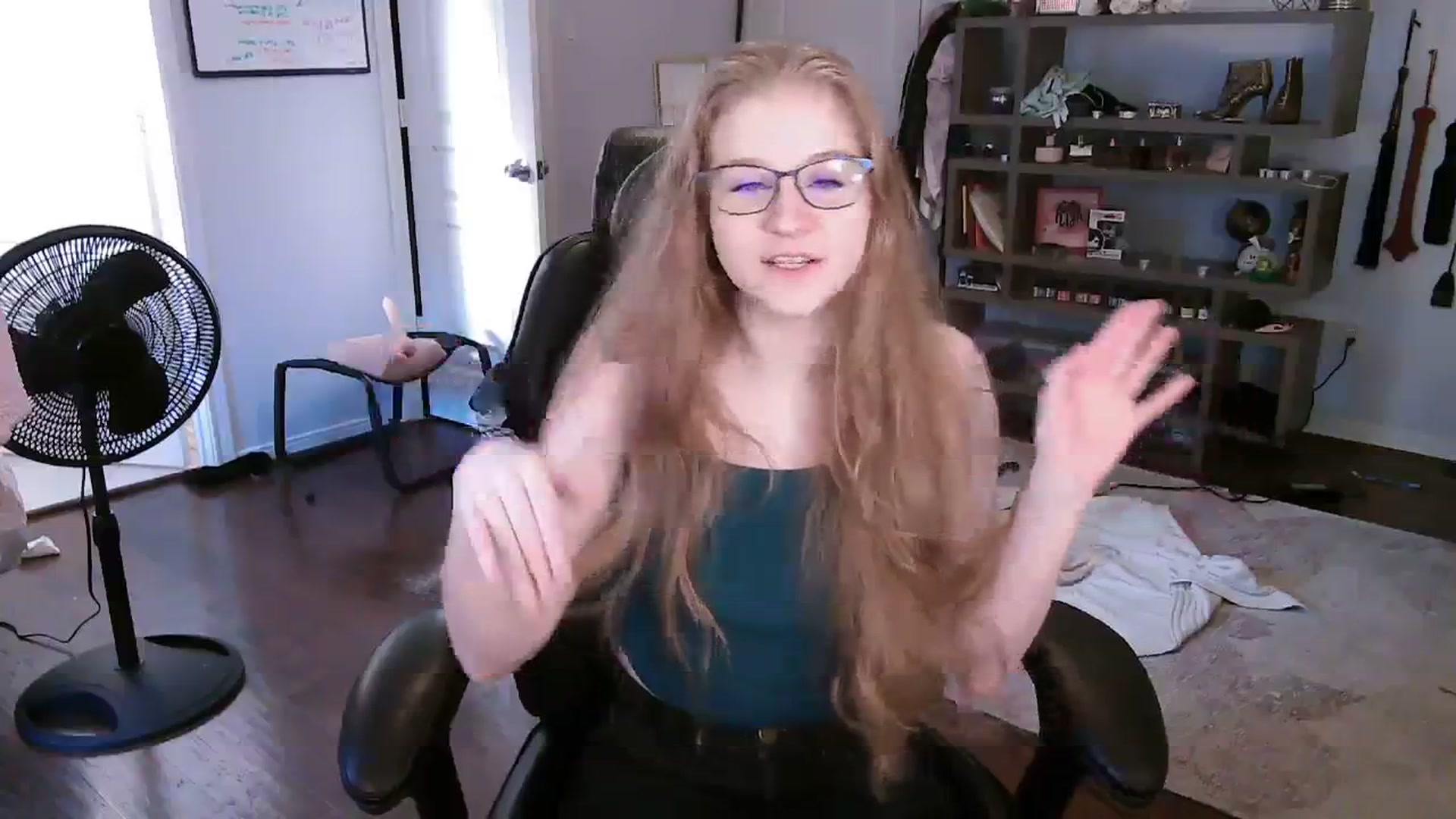 Gallery image thumbnail from Bunnydathug's myfreecams stream on, 10/16/2023, 14:27 image 3 of 20