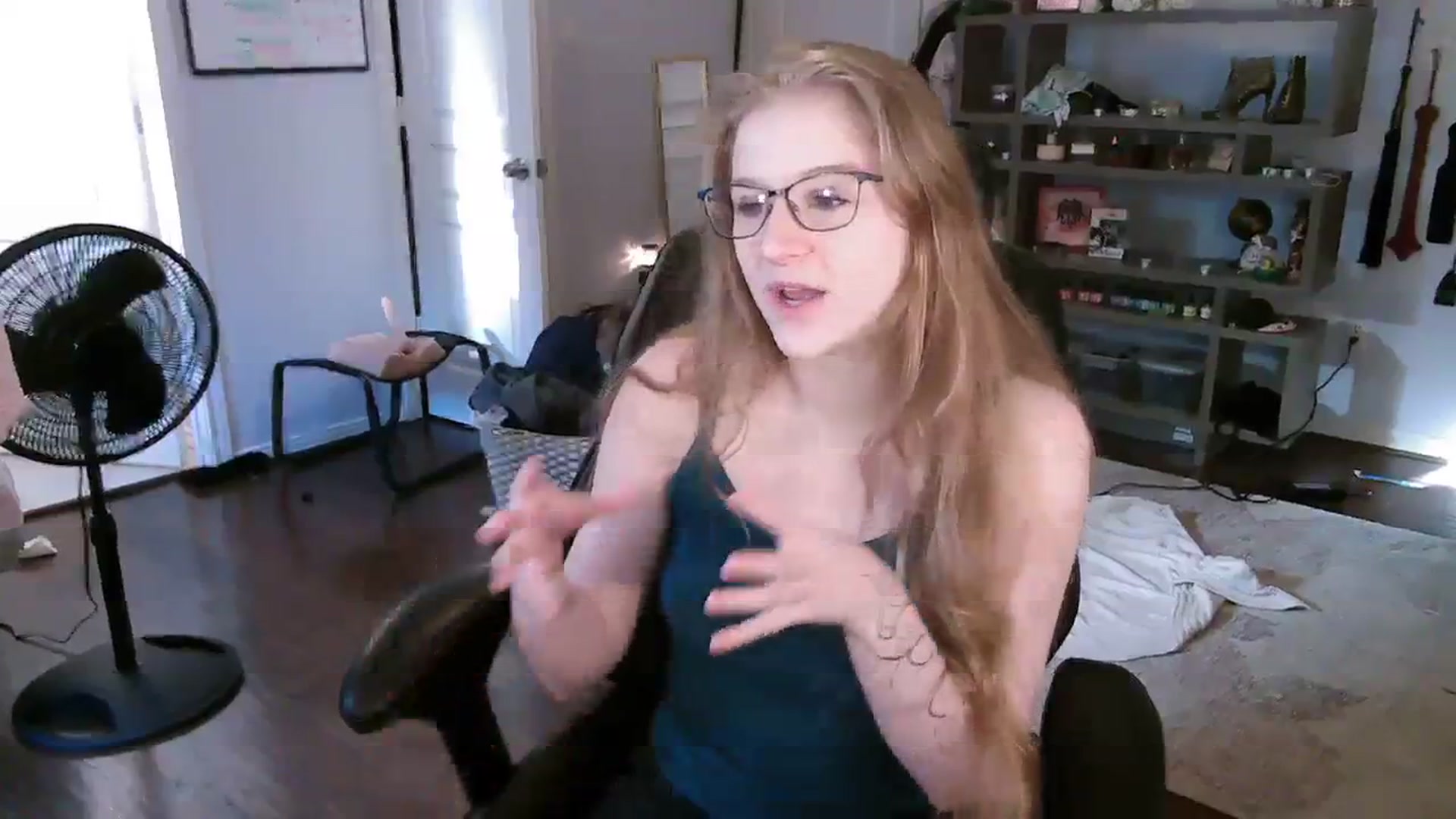 Gallery image thumbnail from Bunnydathug's myfreecams stream on, 10/16/2023, 14:27 image 6 of 20