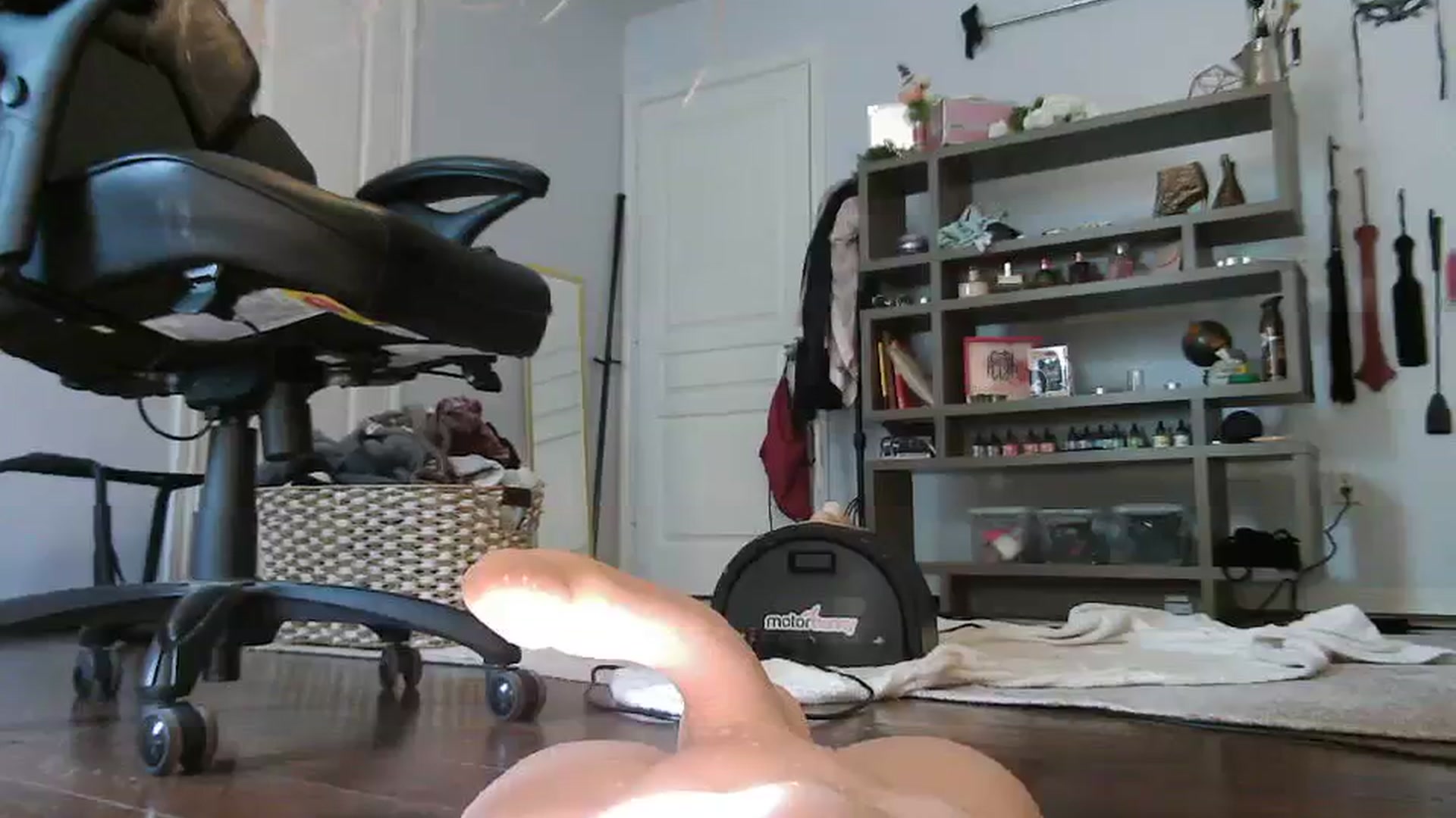 Gallery image thumbnail from Bunnydathug's myfreecams stream on, 10/16/2023, 15:32 image 6 of 20