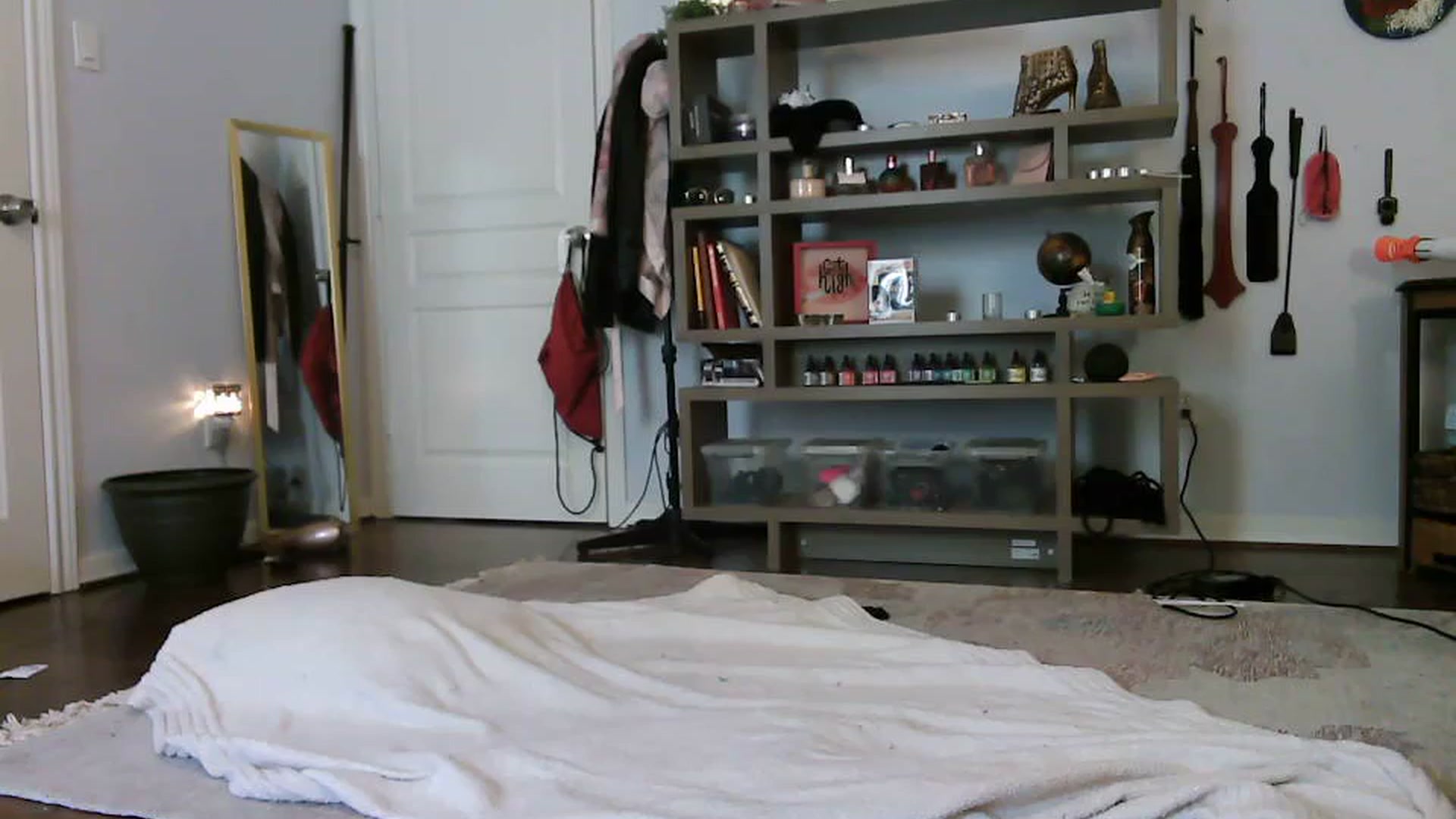 Gallery image thumbnail from Bunnydathug's myfreecams stream on, 10/19/2023, 18:52 image 1 of 20