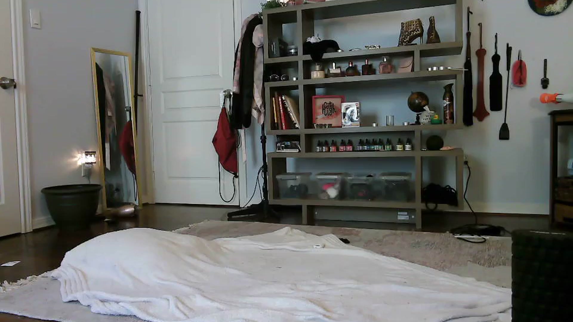 Gallery image thumbnail from Bunnydathug's myfreecams stream on, 10/19/2023, 18:52 image 7 of 20