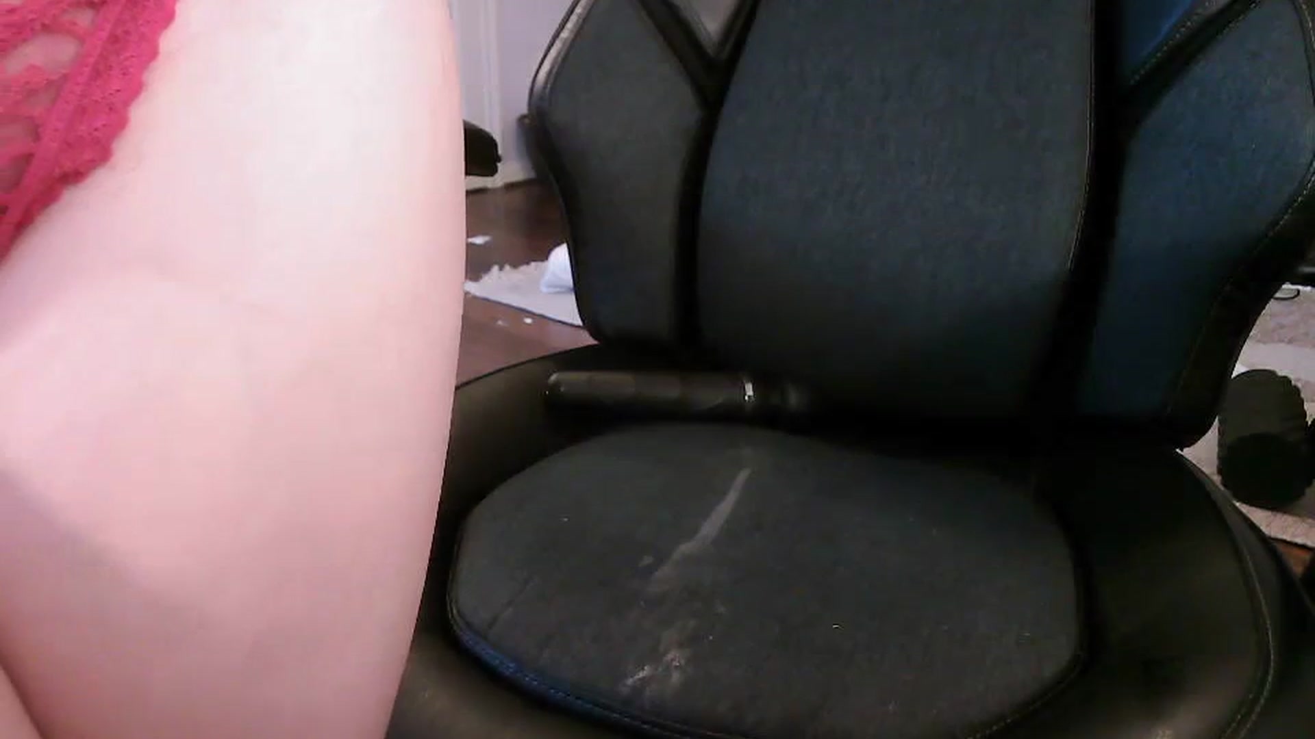 Gallery image thumbnail from Bunnydathug's myfreecams stream on, 10/20/2023, 13:28 image 6 of 20