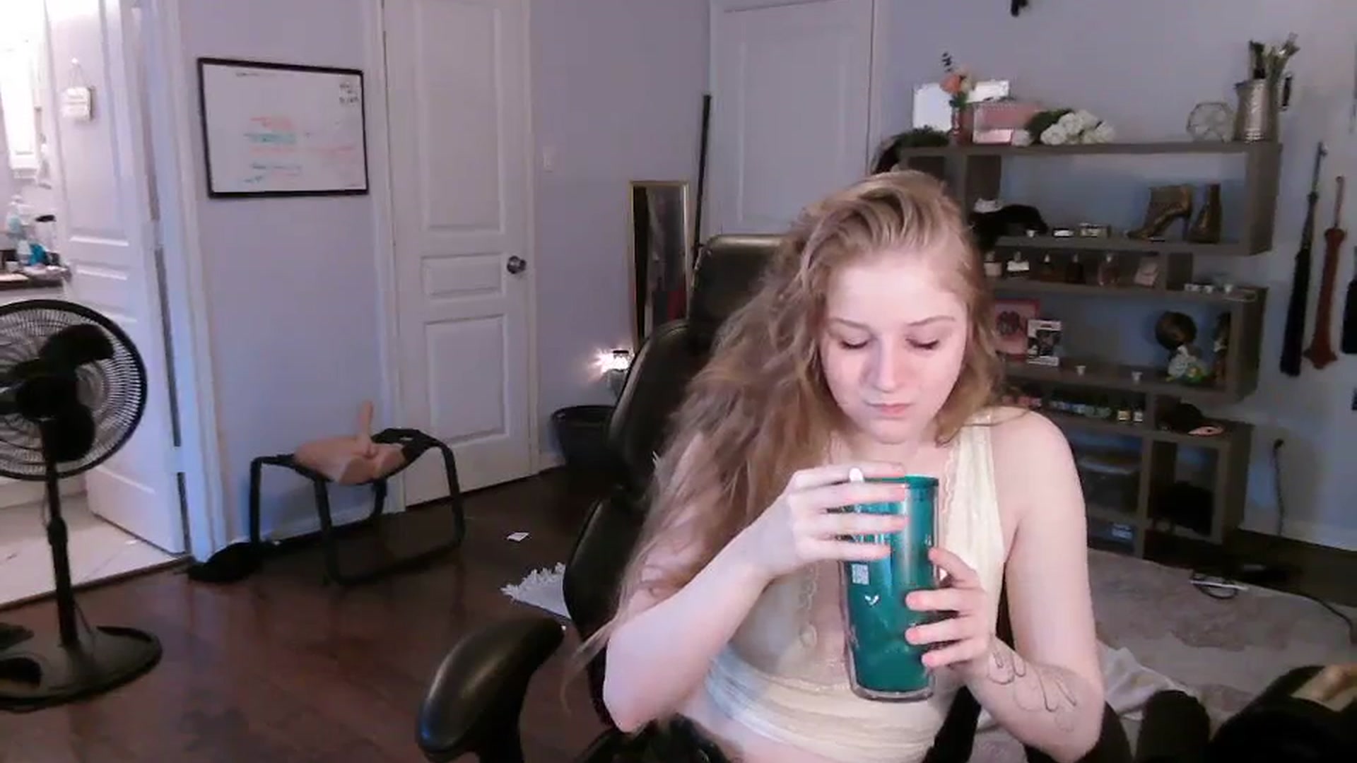Gallery image thumbnail from Bunnydathug's myfreecams stream on, 10/20/2023, 13:28 image 19 of 20