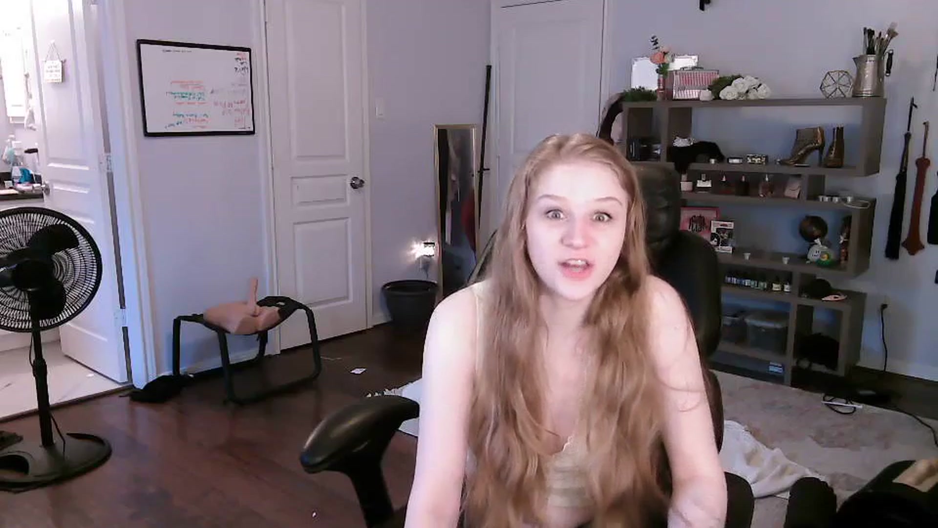 Gallery image thumbnail from Bunnydathug's myfreecams stream on, 10/20/2023, 13:28 image 18 of 20