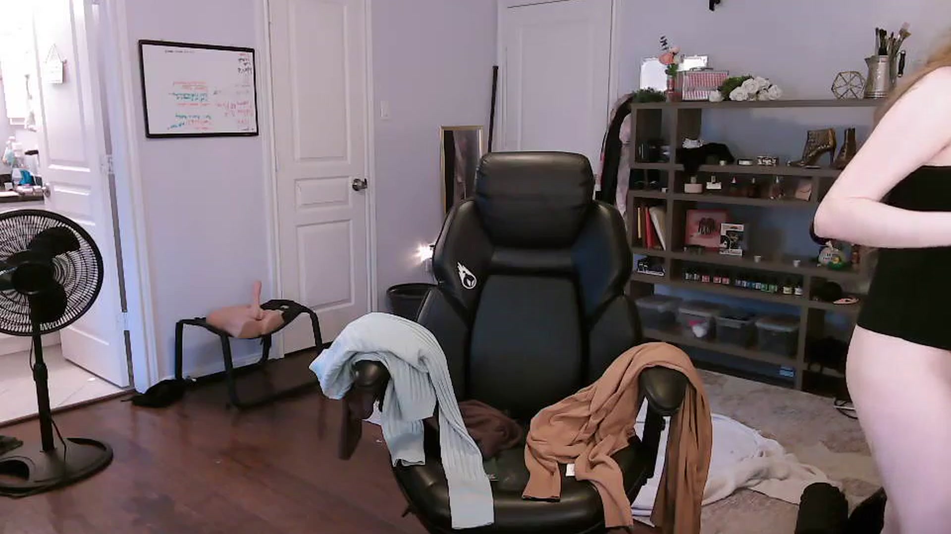 Gallery image thumbnail from Bunnydathug's myfreecams stream on, 10/20/2023, 13:28 image 9 of 20