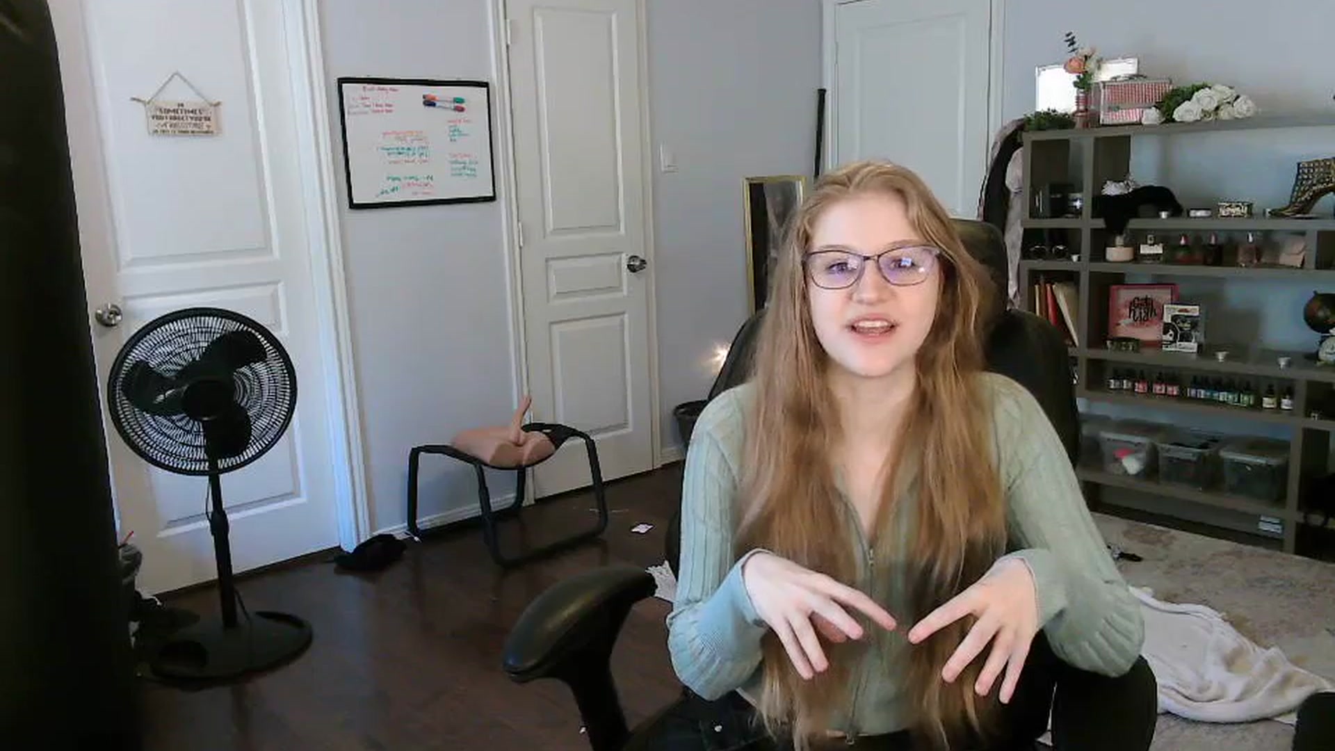 Gallery image thumbnail from Bunnydathug's myfreecams stream on, 10/20/2023, 19:08 image 8 of 20