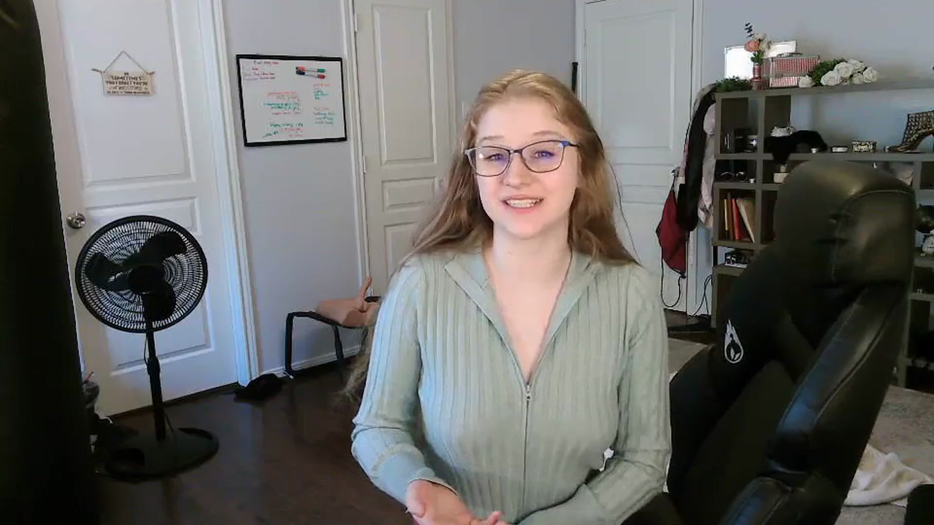 Gallery image thumbnail from Bunnydathug's myfreecams stream on, 10/20/2023, 19:08 image 10 of 20